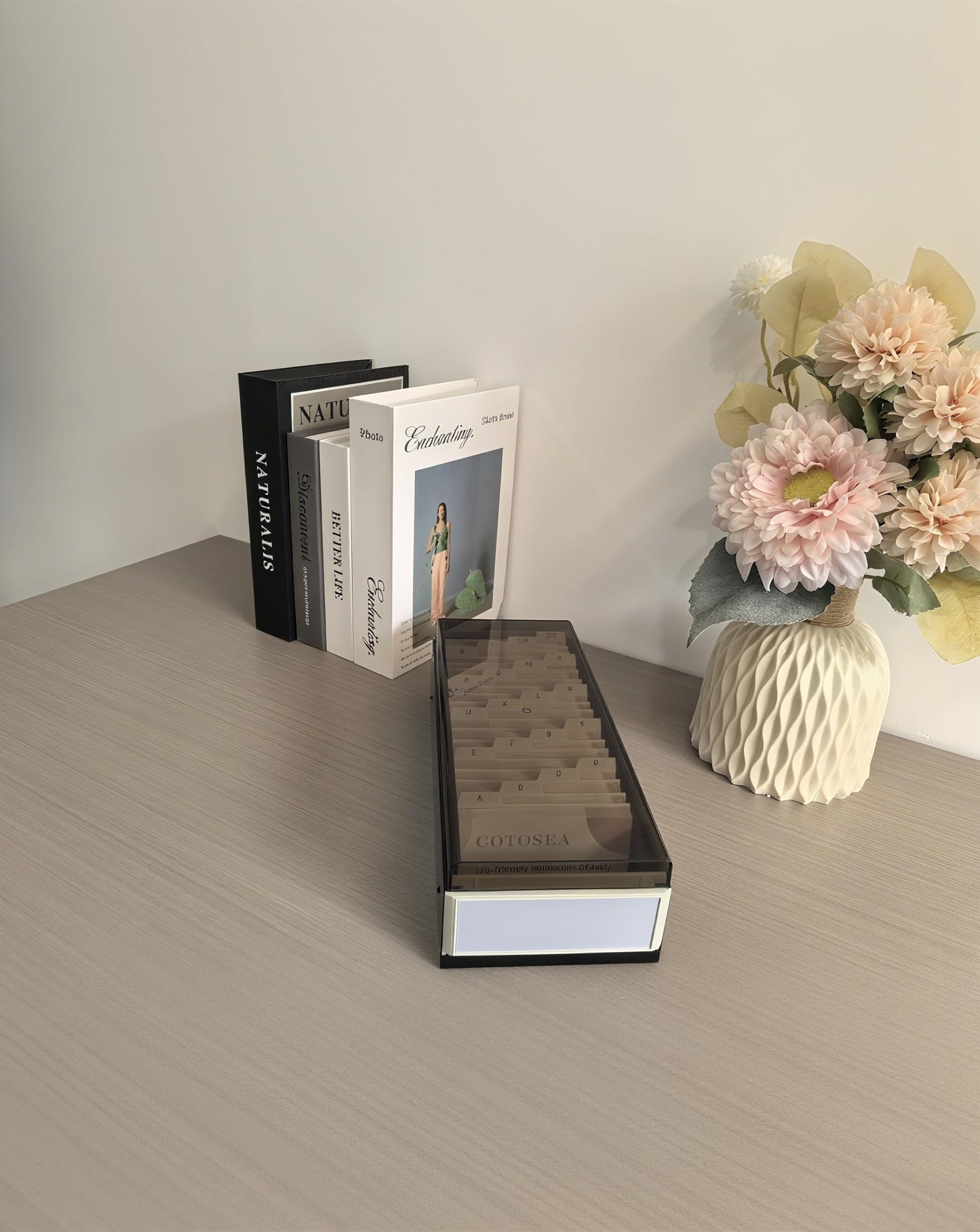 COTOSEA Business Card Holder for Desk, 800 Capacity Plastic Business Card Organizer Box, Desktop 3.5x2.2in Credit Flash Gift Cards Holder File Box Storage, A-Z Tabs, Metal Structure, Black