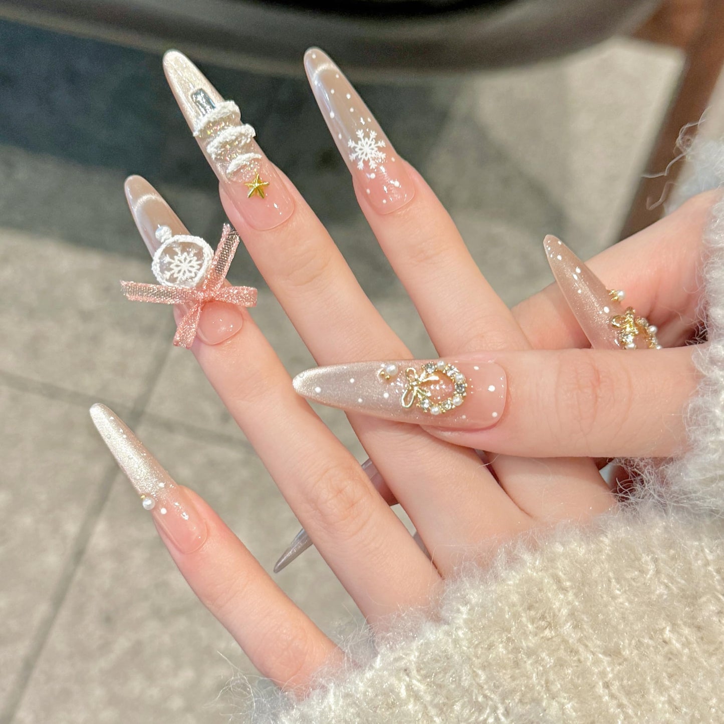 Tesytto Press On Nails Long Stiletto, Sheer Pink Glitter Nails with 3D Bow & Snowflake Design, Sparkly Silver French Tip Glossy Fake Nails, Full Cover Acrylic Nails (Christmas Snow Globe,M)