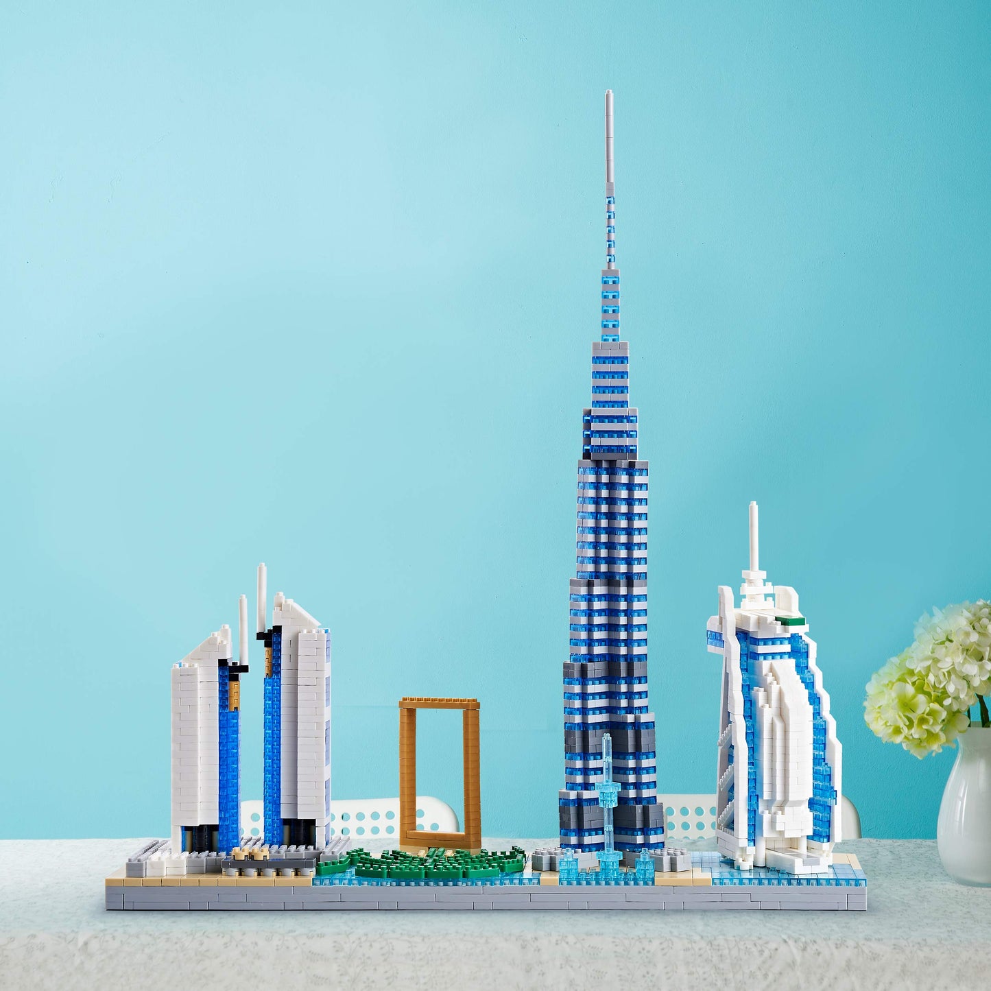 KLMEi World Famous Landmarks Architecture Skylines Series Dubai Skyline Micro Building Blocks Set for Adult Age of 14+ Assembly Construction 3D Present Kit 2545 pcs