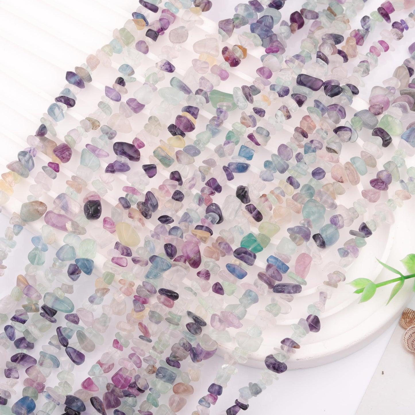 200pcs Natural Irregular Chip Stone Beads 5-8mm Fluorite Pre-Drilled 30-inch Strand Semi-Precious Healing Crystal Beads for DIY Jewelry Making Bracelet Chakra Crafts