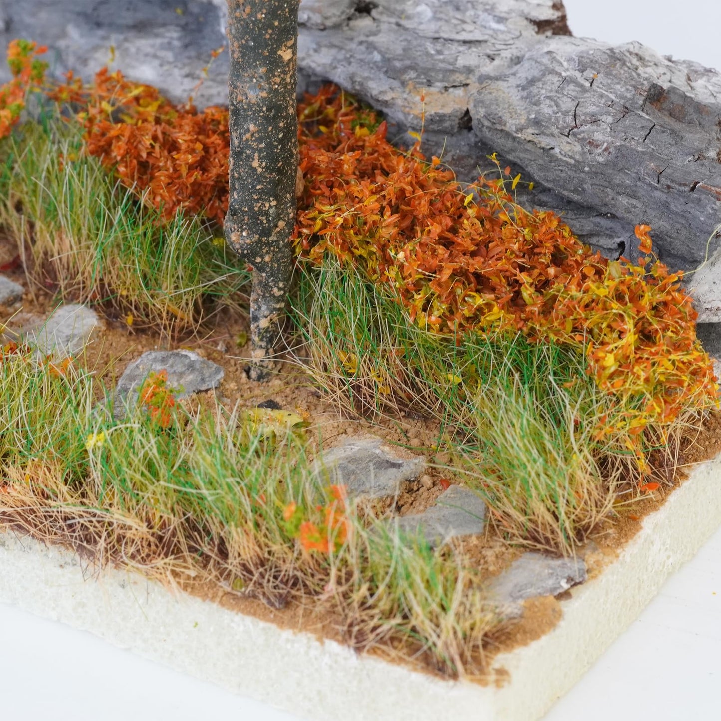 ZZZ SAN ZHI Multicolor Leaf Model - 300ml Miniature Scenery Material for Train Railway, Diorama, Car Scene & Scale Landscape Layouts (Golden Yellow)