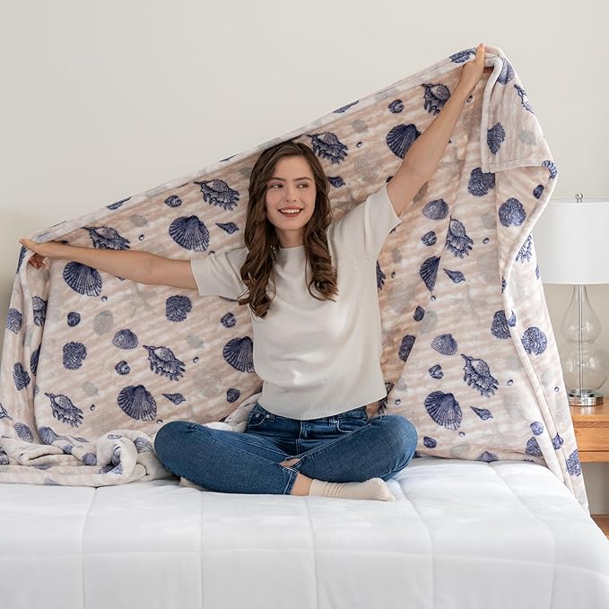 Berkshire Blanket-Classic Heavyweight Soft Printed VelvetLoft® Plush Warm Blanket, Twin Size Soft Fuzzy Blanket for Couch Sofa Bed, Classic Shells Navy, 60in x 90in