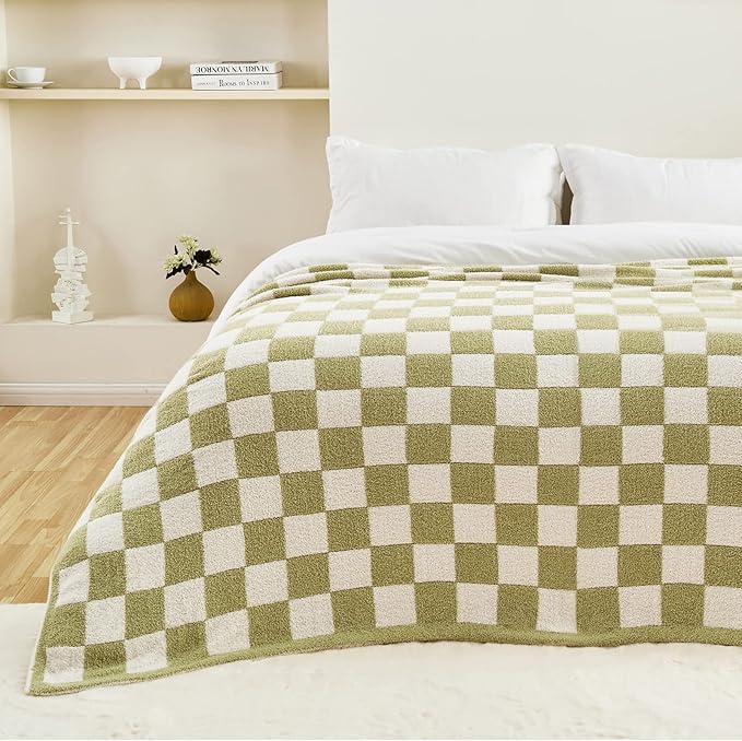 CozeCube Checkered Blanket, Ultra Soft Cozy Sage Green and White Throw Blanket, Warm Cozy Knit Fuzzy Plush Checkerboard Throw for Couch Bed Sofa, 60"x80"