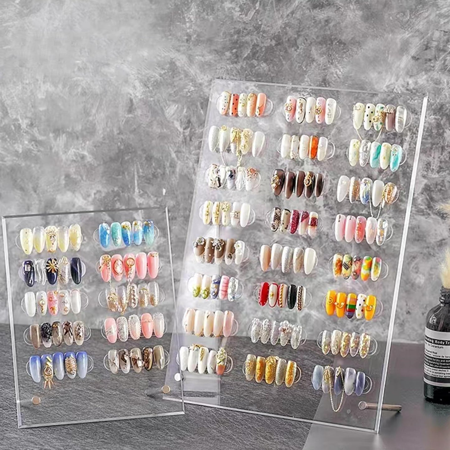 HLQHXWHZT Nail Art Display Board, Acrylic False Nail Tips Sample Display Nails Colors Sample Display Stand with 50pcs Small Display tips and double side tape for Salon Nails Art Practice (2pcs large)