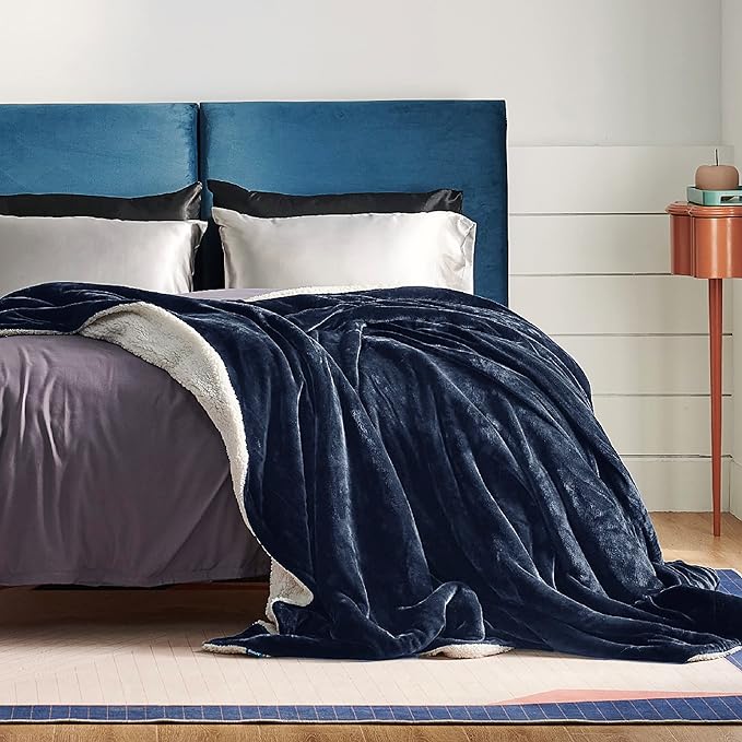 Bedsure Sherpa Fleece Blankets King Size for Bed - Thick and Warm, Soft Fuzzy Plush King Blanket for Winter, Navy, 108x90 Inches