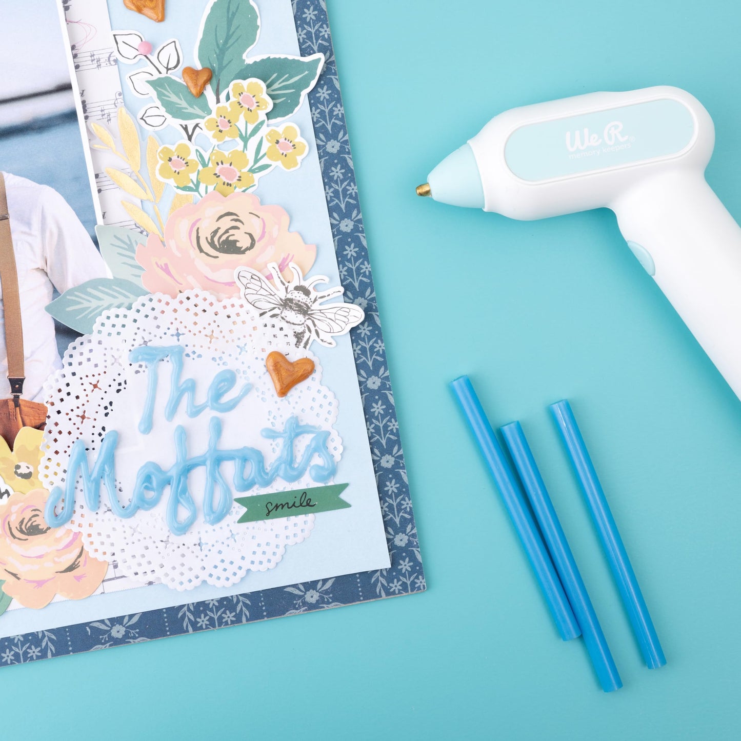 We R Memory Keepers Cordless Creative Flow Hot Glue Gun Kit, Quick Heat, Rechargeable Glue Gun and Sticks Set, Includes 20 Glue Sticks, Hot Glue Gun Cordless & Rechargeable