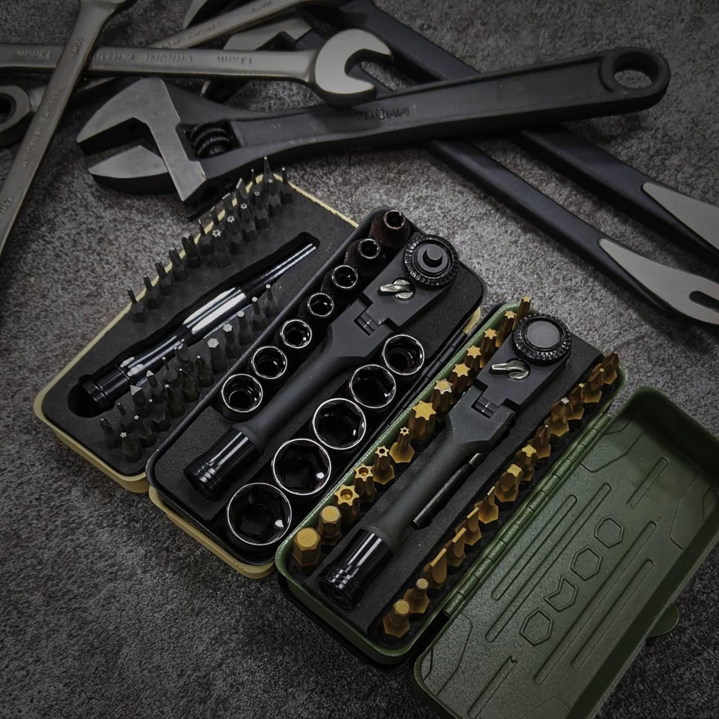 KESI Tool 77-Piece Torx bit Set Fully Armed Set with Waterproof Camera Hard Protective Case with 29-Piece 1/4" Multi Function Bits Set & 13-Piece 1/4" Spline Set & 35-Piece Precision Bits Set (Black)