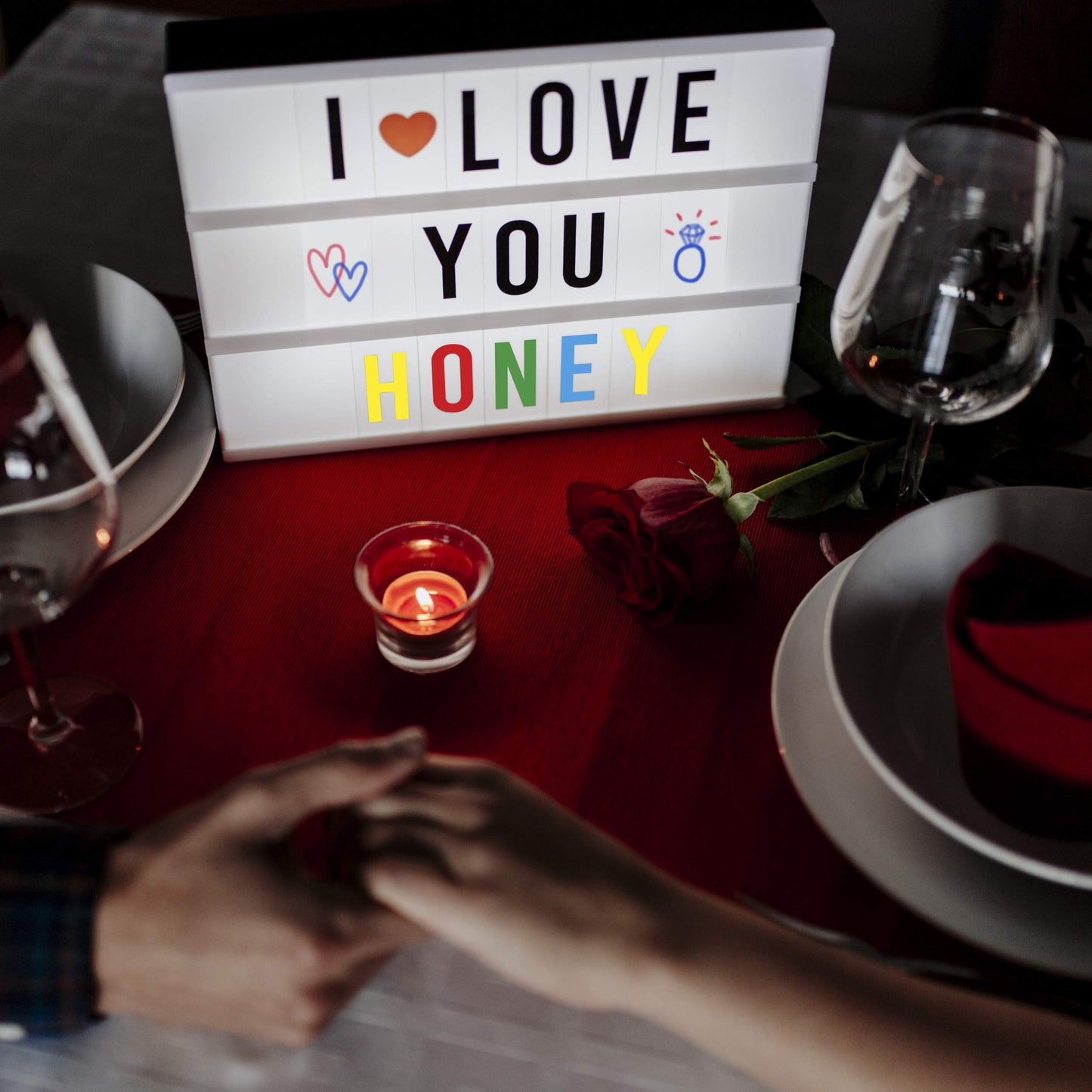 BONNYCO Cinema Light Box with 400 Letters, Symbols, Emojis, 2 Markers and USB. Led Light Box Home Decor, Room Decor. Cinema Led Sign Letters Board, Novelty Gifts Christmas, Birthdays. Marquee Lightbox