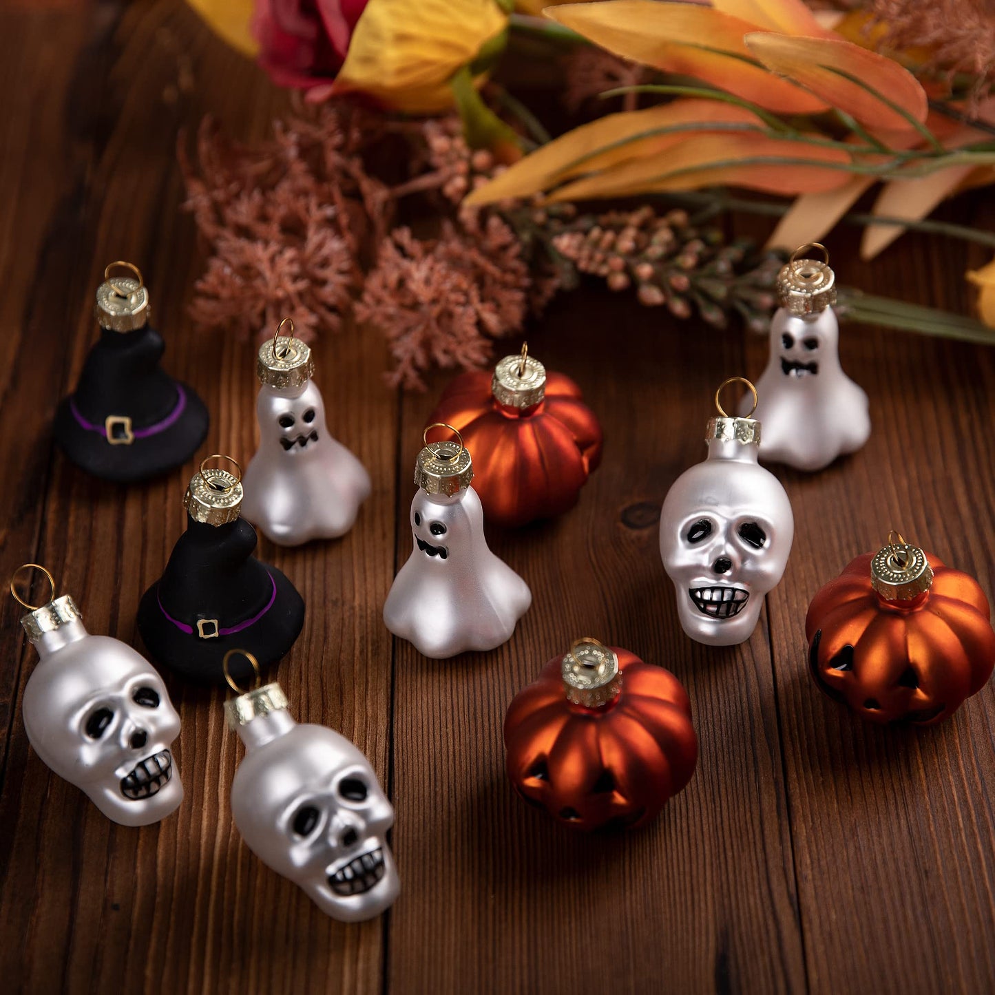 Watayo 12 PCS Halloween Glass Ornaments, Halloween Decorations Glass Blown Ornaments with Pumpkin Ghost Skull Witch Hat for Haunted House Party Christmas Tree Home Decoration