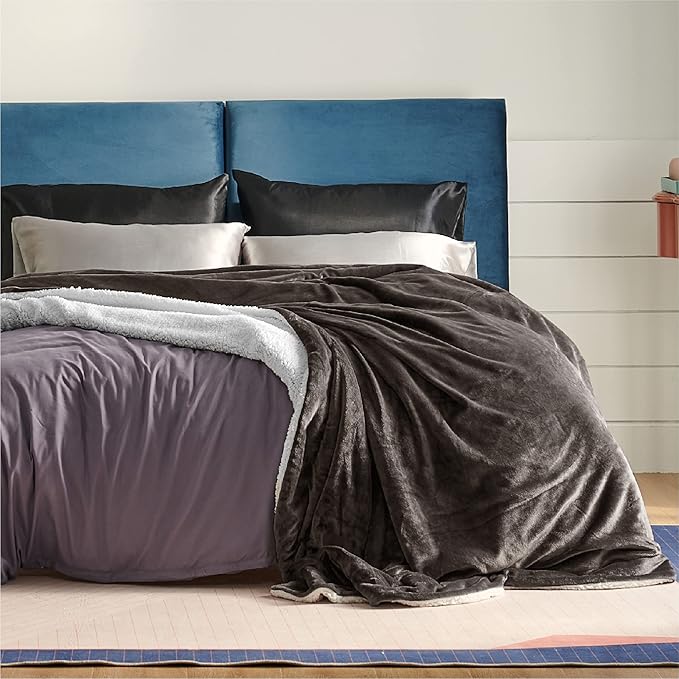 Bedsure Sherpa Fleece Blankets Queen Size for Bed - Thick and Warm, Soft Fuzzy Plush Queen Blanket for Winter, Brown, 90x90 Inches