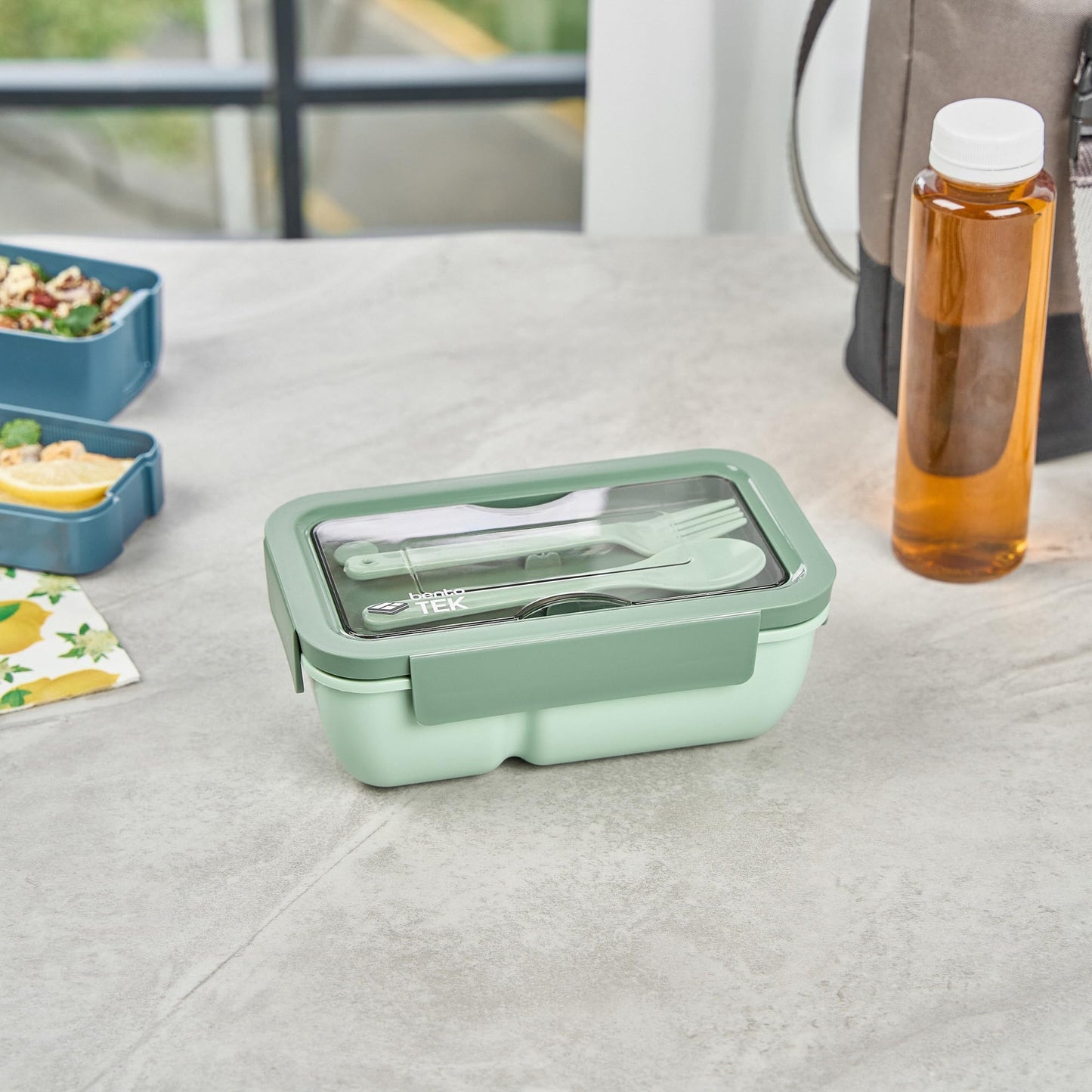 Restaurantware-Bento Tek 28.7 Ounce Bento Box, 1 Reusable Lunch Container - With Fork And Spoon, Does Not Contain BPA, Green Plastic Reusable Lunch Box, Microwavable, Dishwashable