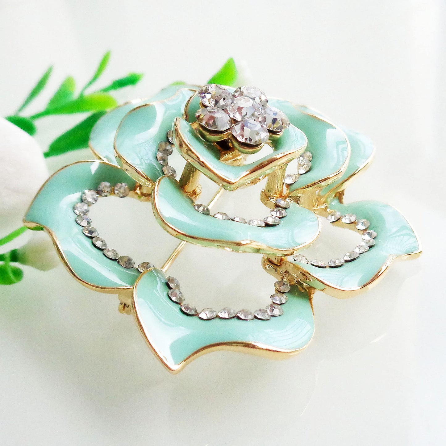 Navachi 18k Gold Plated Clear Crystal Light Green Enamel Flower Az7434b Brooch Pin