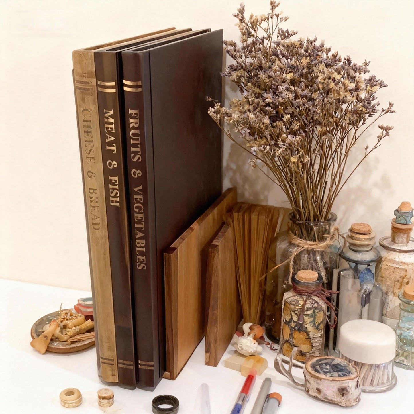 Wooden Cutting Boards for Kitchen, 3-Piece Acacia Wood Cutting Board Set with Stand, Cutting Board That Looks Like Books for Vegetables, Cheese, Bread & Meat, Decorative Chopping Board Gift Set