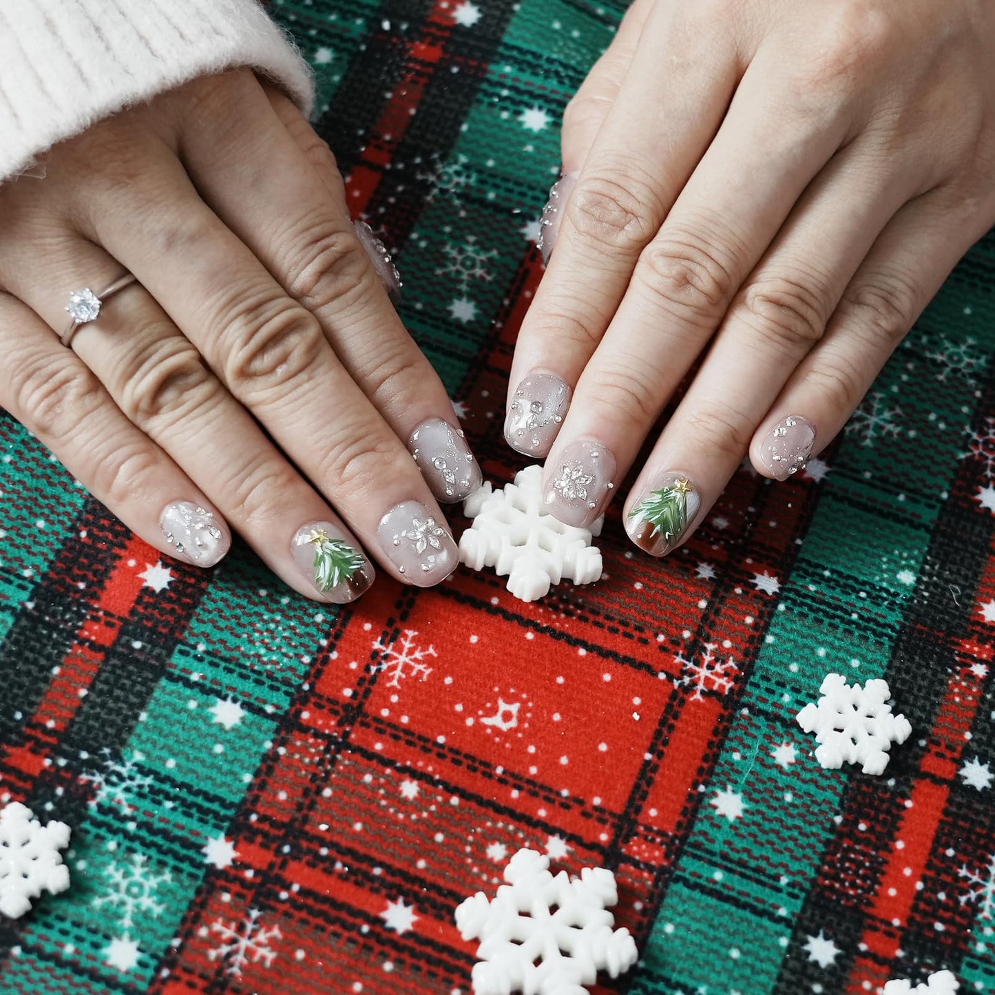 Tesytto Winter Bling Press on Nails Short Coffin Handmade Fake Nails with 3D Snowflake Gems Design, Silver Glitter Artificial Nails Tree Light Design Reusable Stick on Nails (Winter Snow Scene, M)