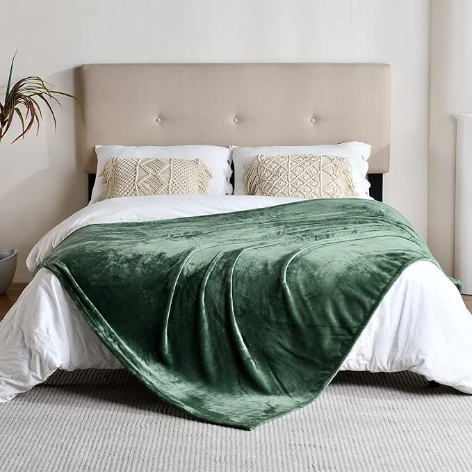 SOCHOW Flannel Fleece Blanket Twin Size, All Season Super Soft Cozy Blanket for Bed or Couch, Olive Green, 60" X 80"