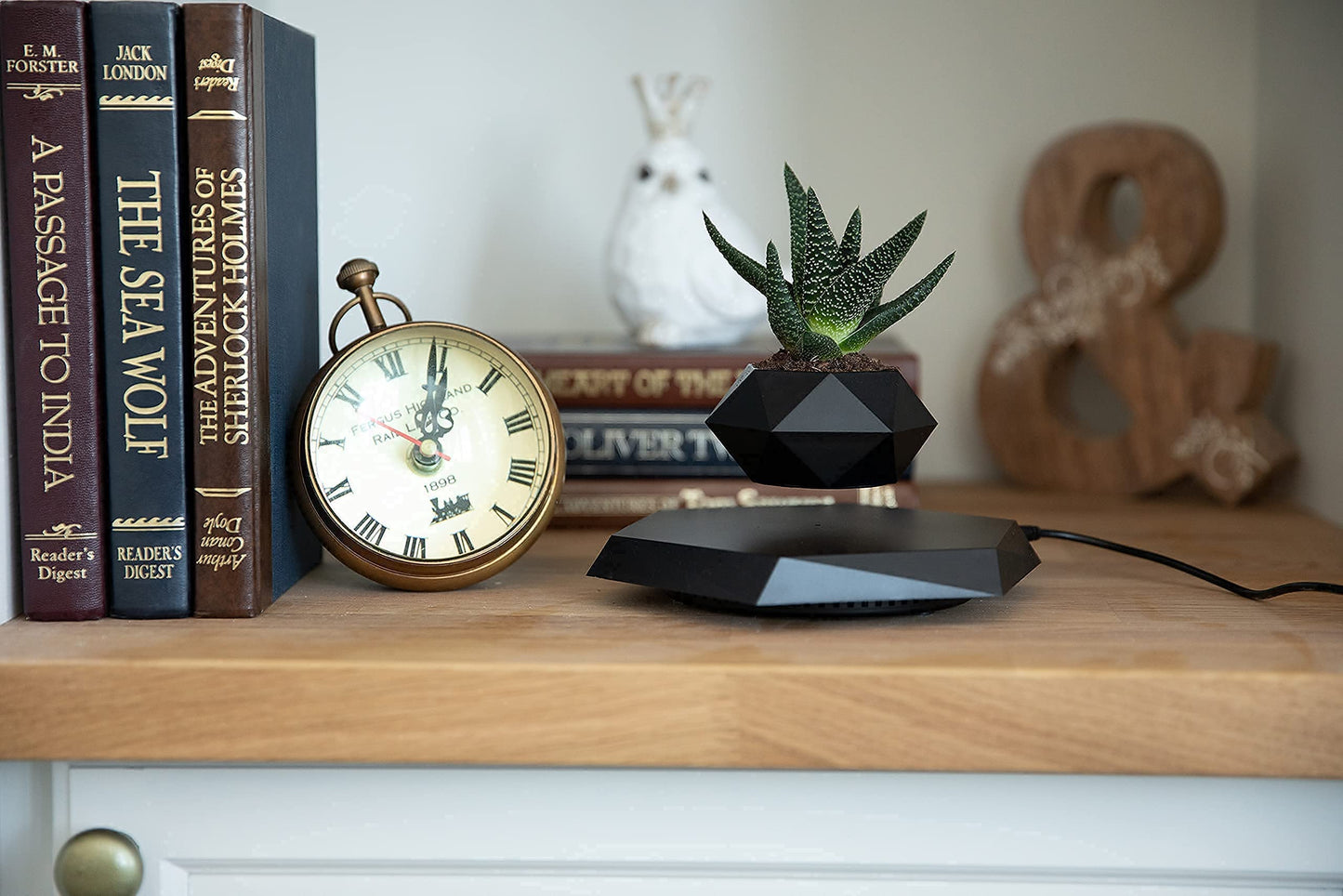 BandDlevs Floating Pots for Plants - Levitating Pot - Levitating Planter for Bonsai, Succulents, Air Plants - Floating Magnetic Display for Home Office Desks - Magnetic Levitation Plant Holder (Black)