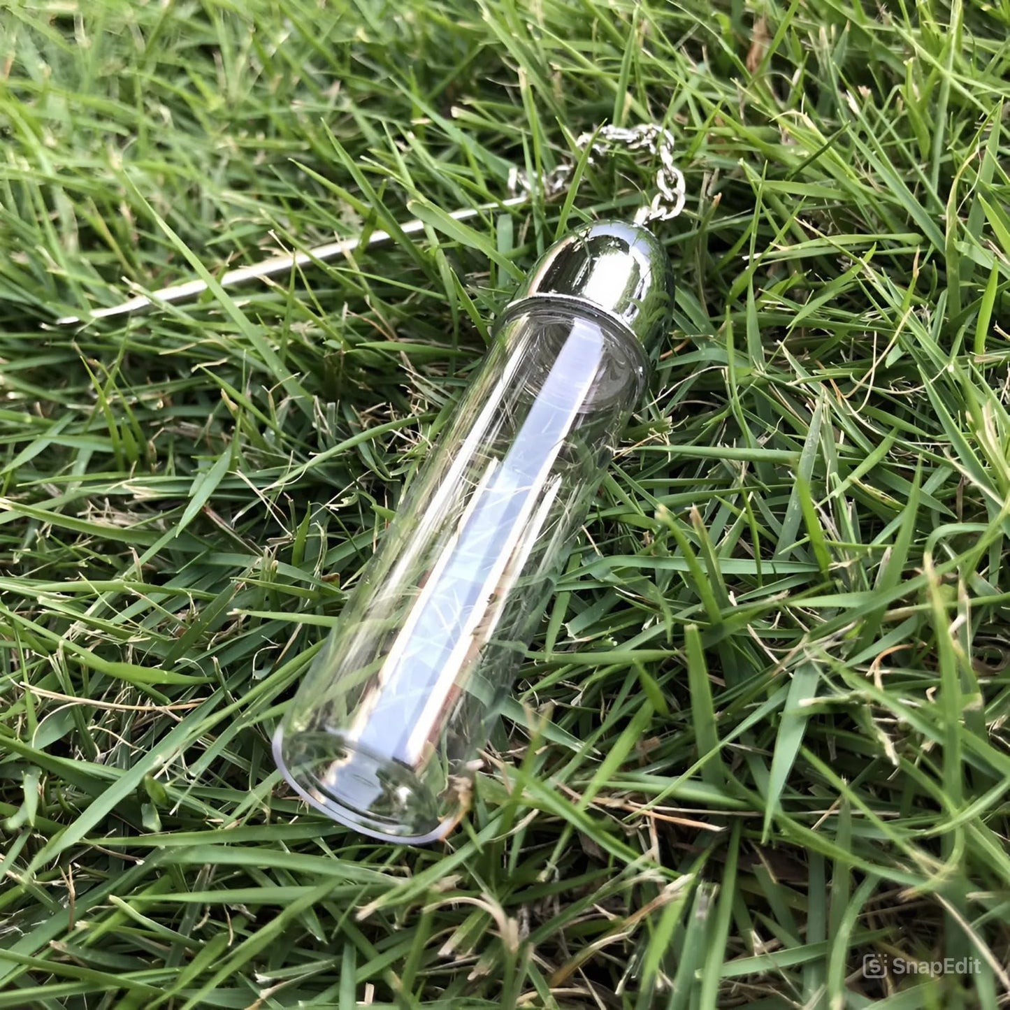 AKIRAMERUNA- 4 pack Portable Glass Decorative Bottle Kitchen Spice Dispenser Portable Leak-Proof Storage Bottle for Outdoor Camping Travel