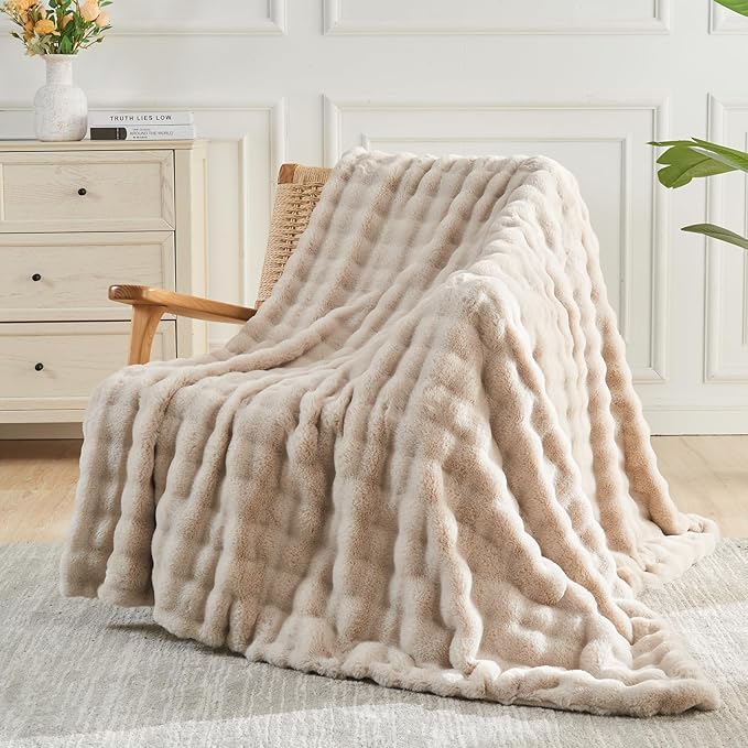 NEWCOSPLAY Faux Fur Queen Blanket Linen Bubble Blanket Thick Warm Soft for Couch Sofa Bed 550GSM (Linen, Queen(90"x90"))