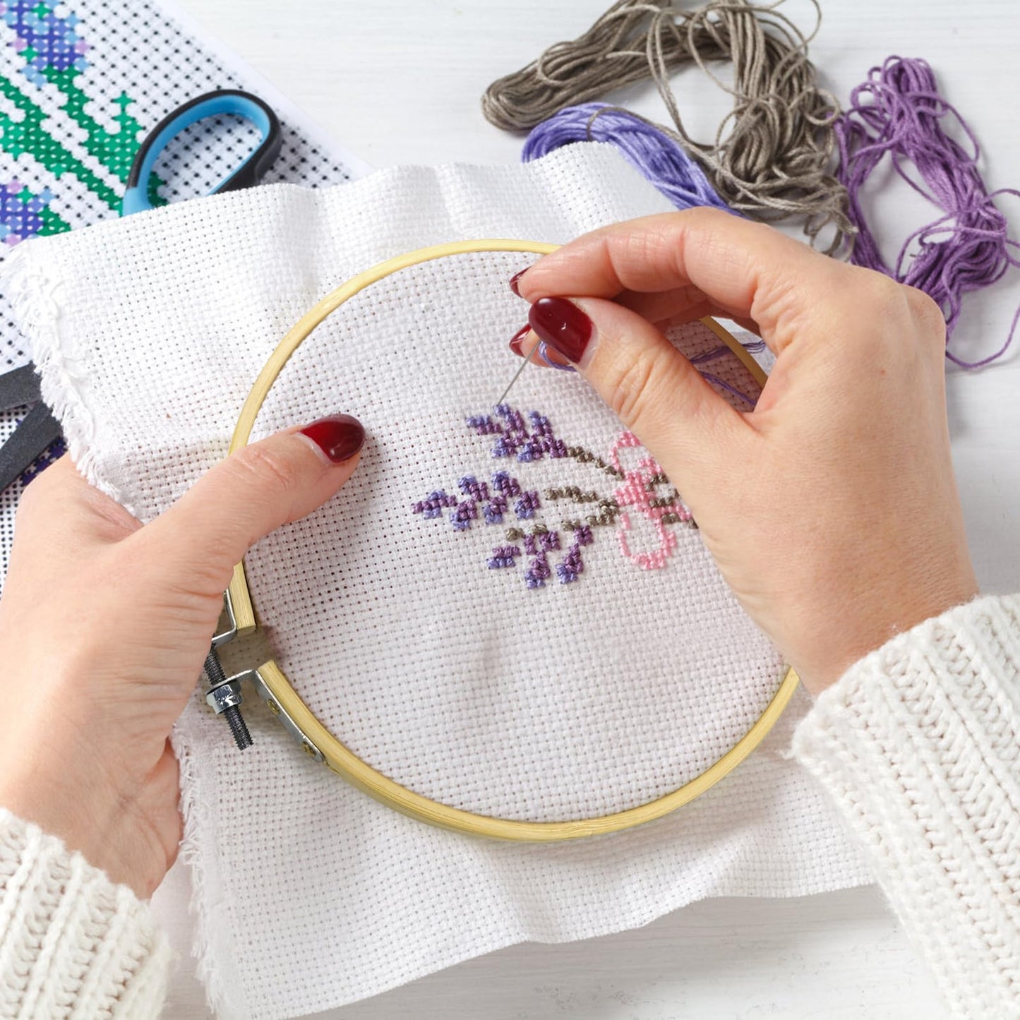 Faylapa Embroidery Hoops Set 7inch Adjustable Bamboo Circle Cross Stitch Hoop Round Ring,for Embroidery,Cross Stitch (7In 16Pcs)