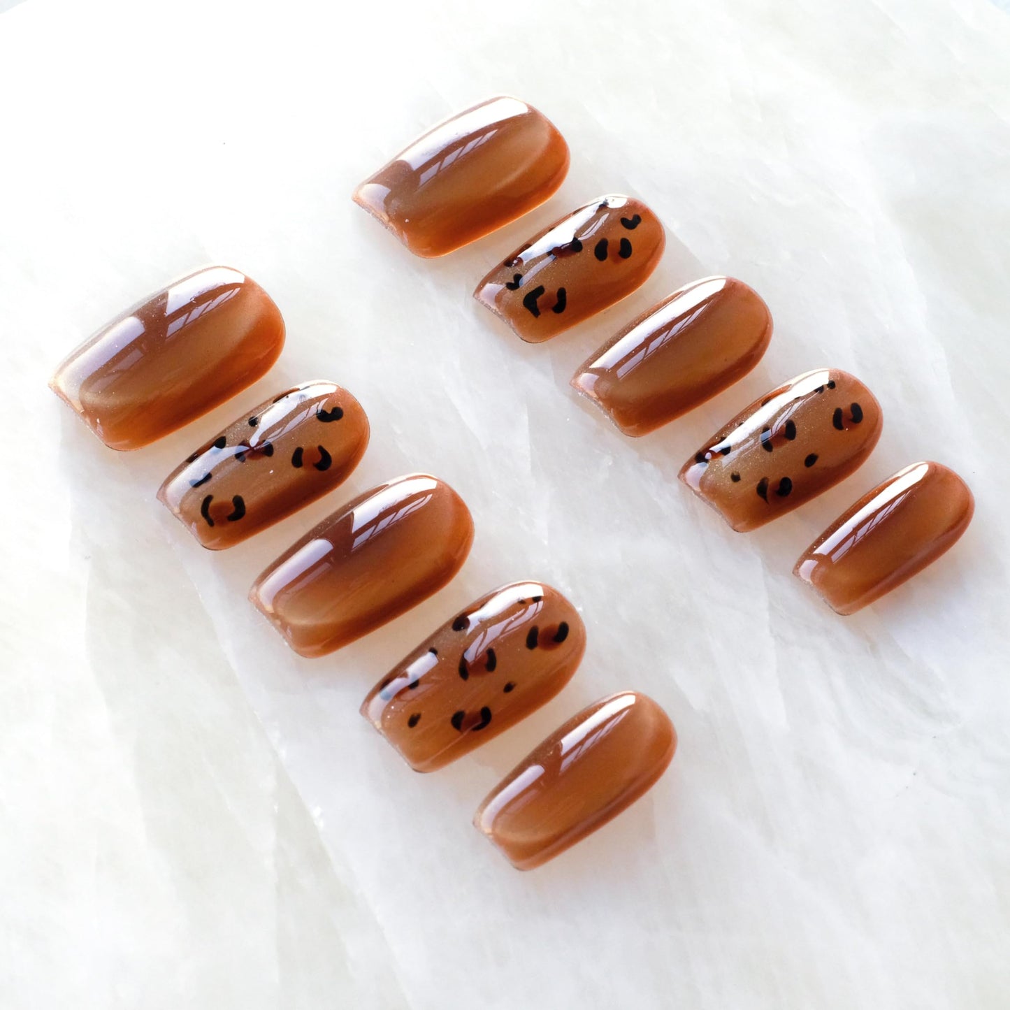 GLORS Premium Press-On Nails, Caramel Leopard Pattern with Glitter Cat Eye Effect, Medium Ballerina Shape, 10 Pieces, Fall Winter Style (Small, MB)