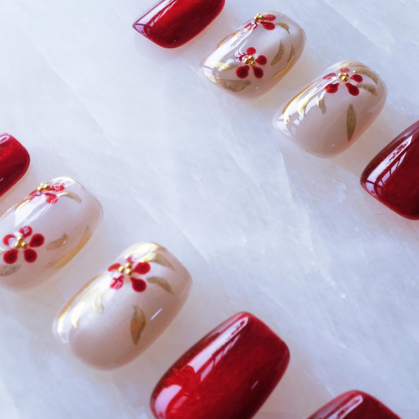 GLORS Press on Nails, Red Plum Embroidery Cat Eye False Nails with Gold Floral Design, Short Square Shape, 10 Pieces (Small, SS)