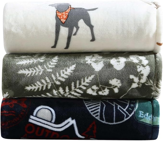Eddie Bauer - Twin Blanket, Ultra Plush Bedding, Lightweight Home Decor for All Seasons (Dogs with Scarves White, Twin)
