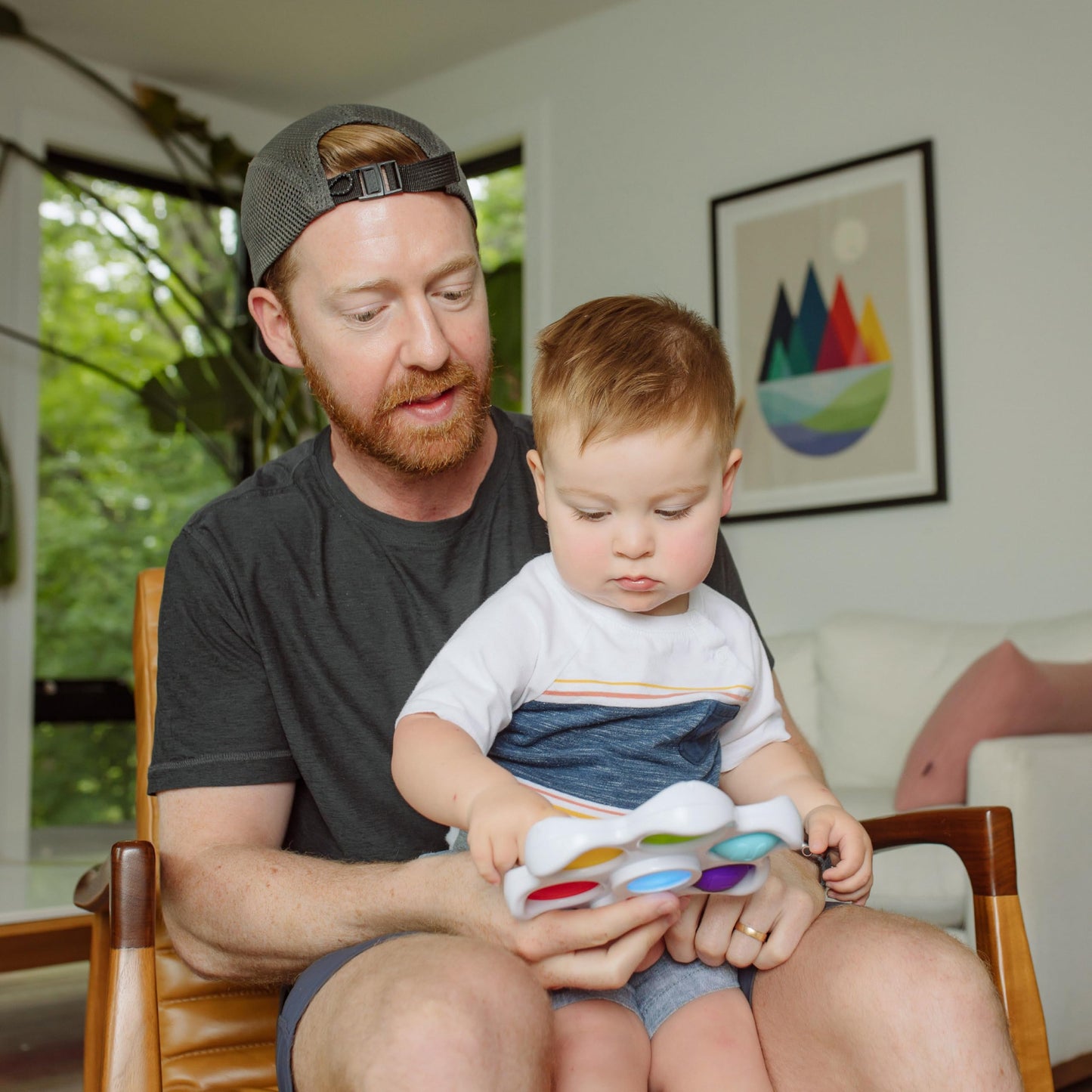 Chuckle & Roar - Pop It! and Learn - Educational and Electronic Popping Toy - Learn Numbers & Letters in Spanish or English - Great for Ages 6 Months to 2 Years