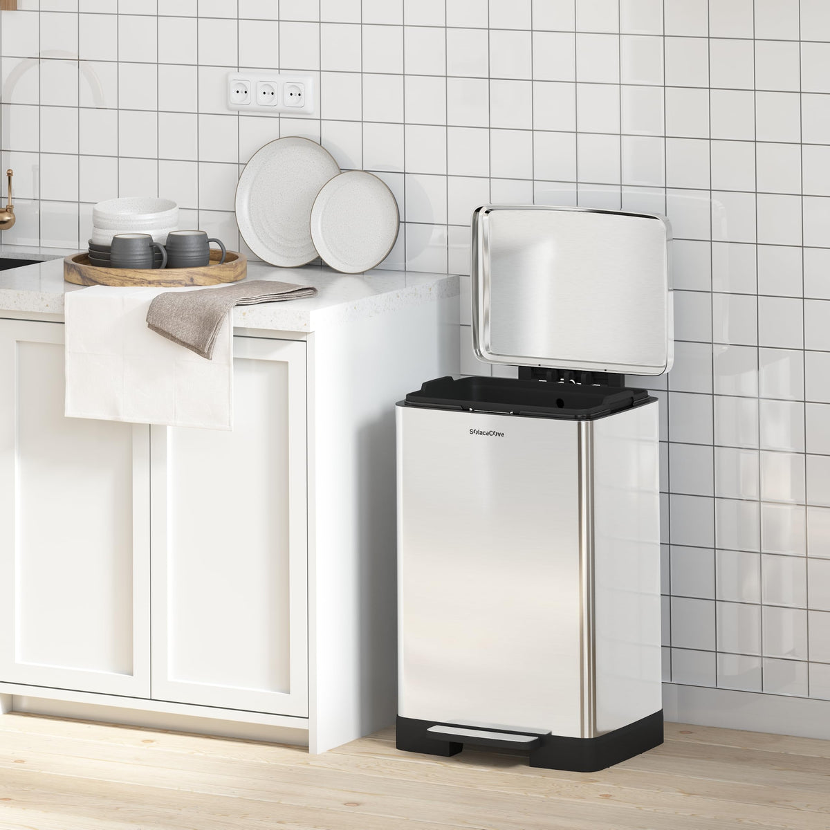 18 Gallon Kitchen Trash Can with Lid