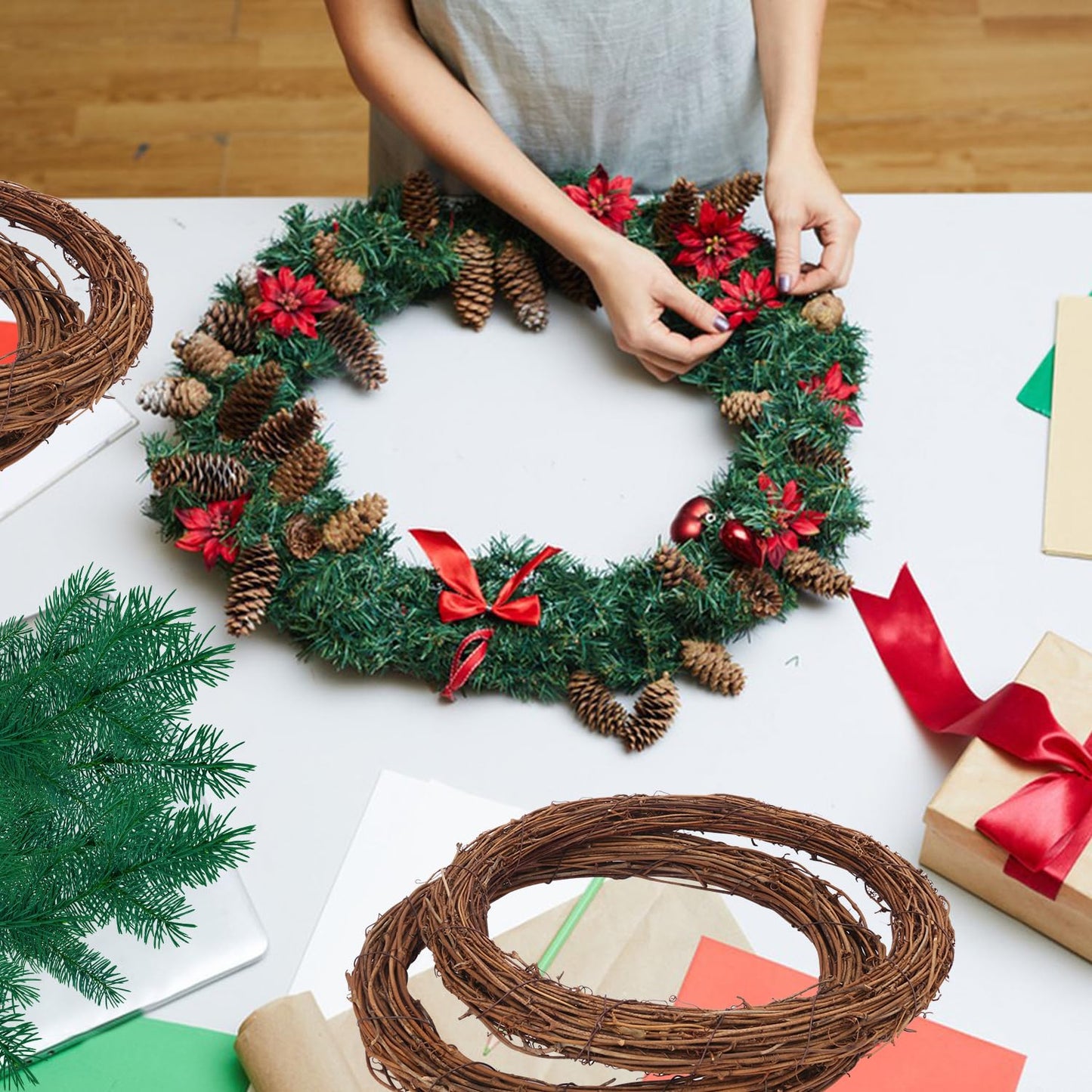 Geytetqi 10 PCS 8 Inch Natural Grapevine Wreaths, Beautiful Vine Branch Wreath for DIY Crafts and Christmas Decorations, Ideal for Outdoor and Indoor Use