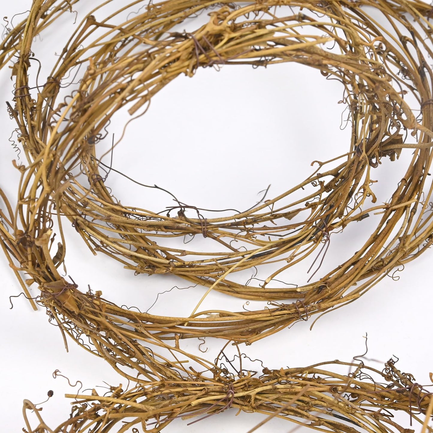 7 Pack Natural Grapevine Garland, 15 Ft Per Roll Total 105 Ft Flexible Bendable Twig Vine Strips for Wreath Making DIY Crafts Home Wedding Christmas Garden Decoration