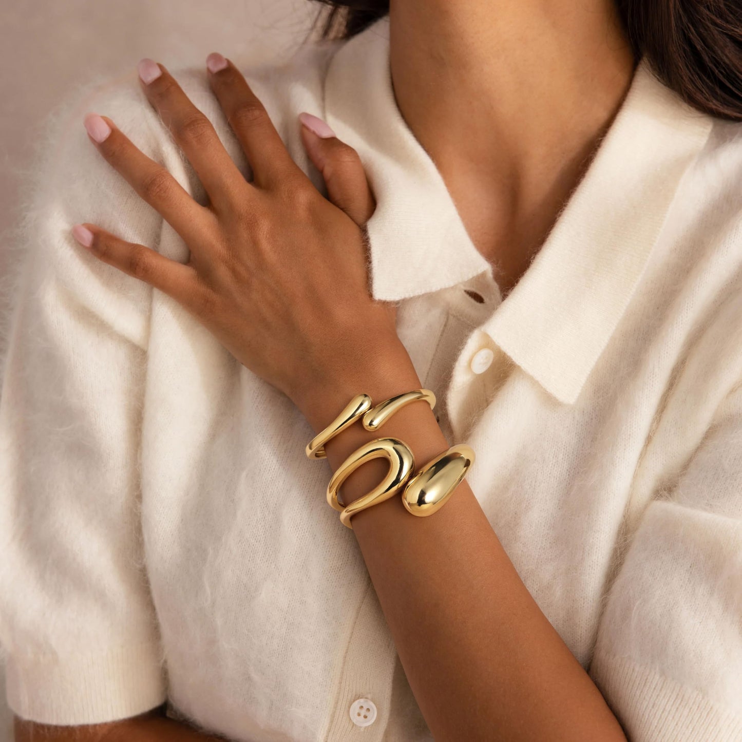 M MOOHAM Chunky Gold Bangle Bracelets for Women, Dainty 14k Gold-Plated Chunky Stackable Statement Bangle Twist Cuff Bracelet Stack Set for Women Trendy Jewelry Gifts