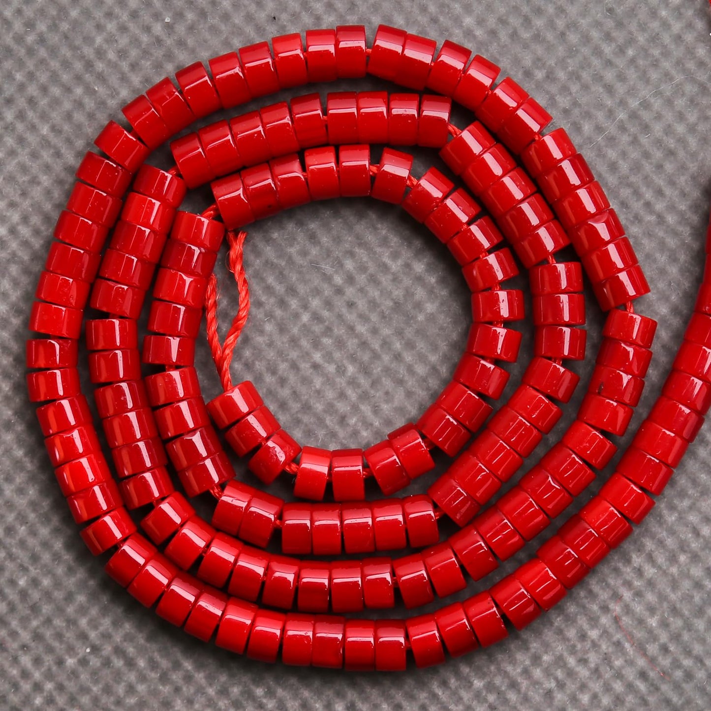 BONNY BOXX 150PCs Natural Red Coral Spacer Beads, Loose Semi Precious Flat Round Gemstone Heishi Disc Stone Beads for Beading Jewelry Making 4mm*2mm