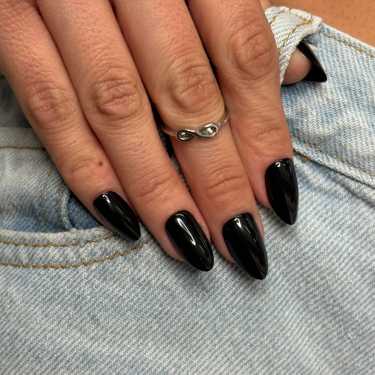 DARK QUEEN Press-On Nails by Lavaa Beauty | Short Almond Black Glossy Nails