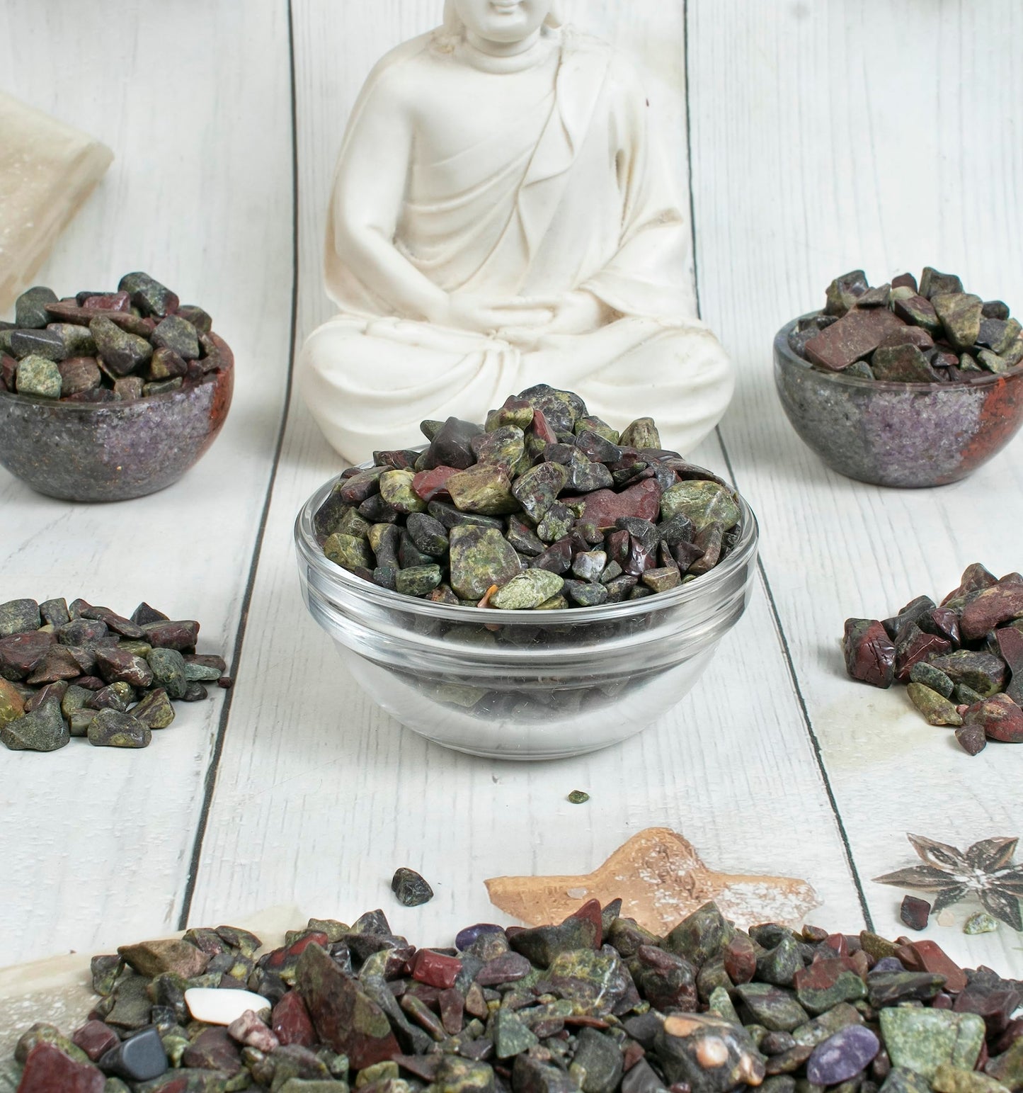 ZAICUS Dragon Bloodstone Crystal Chips Bulk Gemstone Valentine Gift, Healing Crystal Natural Irregular Shaped Crushed Stone Tumbled Chips Crystal Chips for Witchcraft & 1 Lb