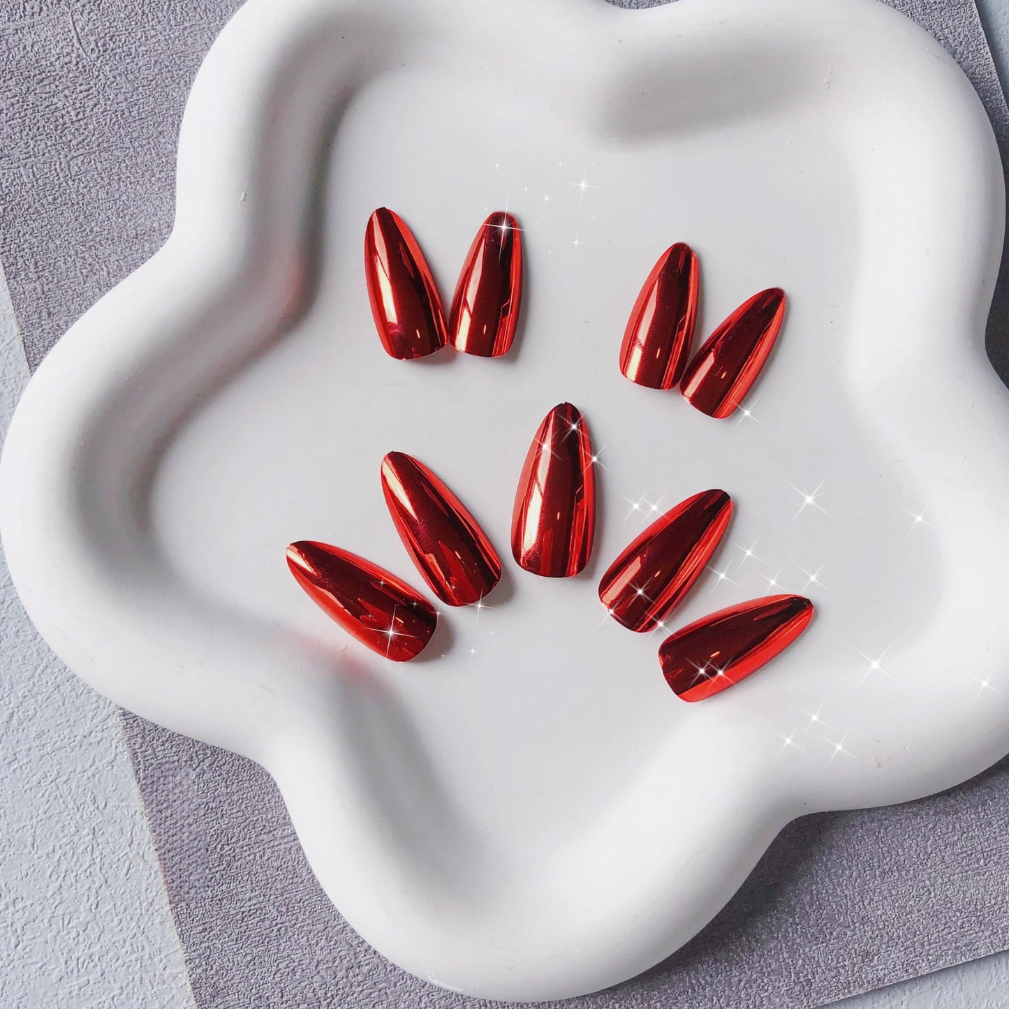 KQueenest Chrome Bright Red Press on Nails Almond Medium, Glazed Stiletto Fake Nails Medium, Metallic Acrylic Nails Press ons Mirror Effect, Sparkle Bling Glue on Nails for Women Valentine Day 24 Pcs