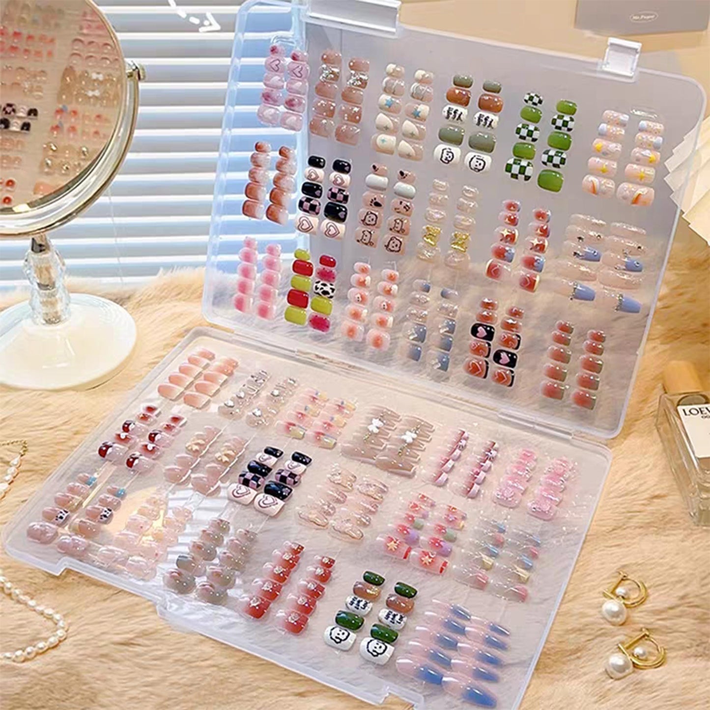 Large Clear Press on Nails Storage Box, Empty Press on Nails Packaging Box Set with Double-sided Adhesive Tape and 50 Arcylic Nail Display Stand Can Be Used to Store and Store Personal Items