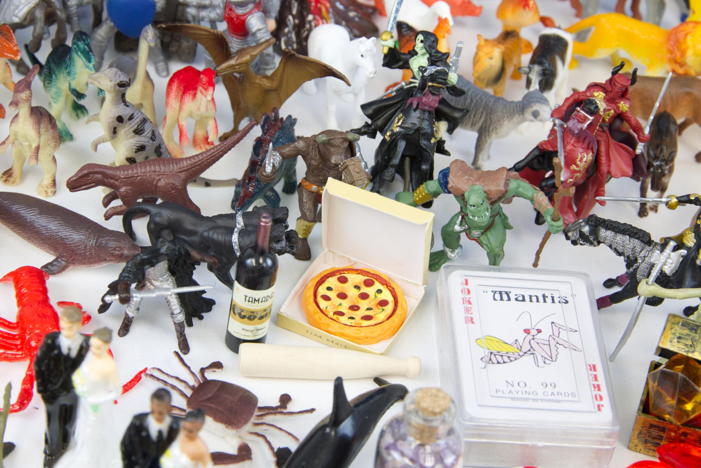 Play Therapy Sandtray Premium Portable Starter Kit with 250+ minis