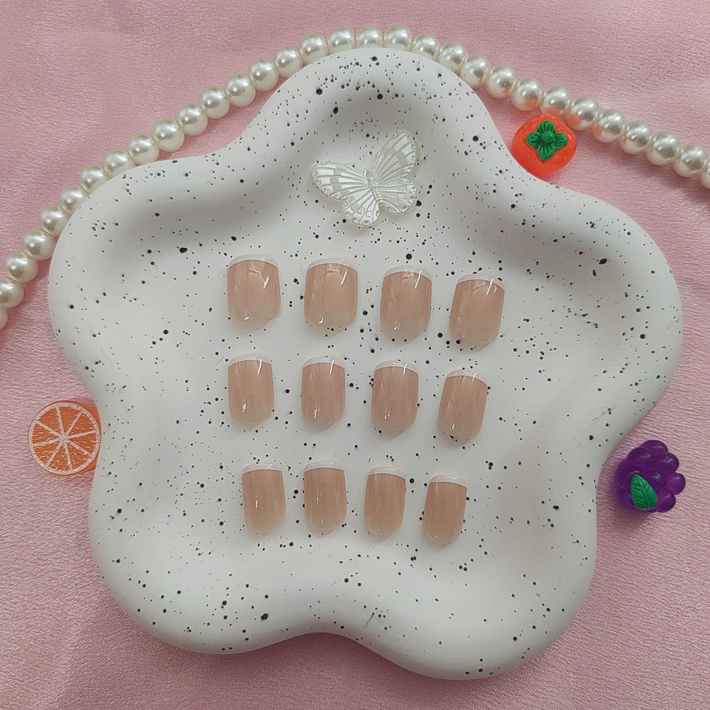 Square Press on Nails Short Fake Nails with White French Tip Designs Daily Wear Simple Nails Press ons Glossy Glue on Nails Nude Full Cover Artificial Stick on Nails for Women 24Pcs