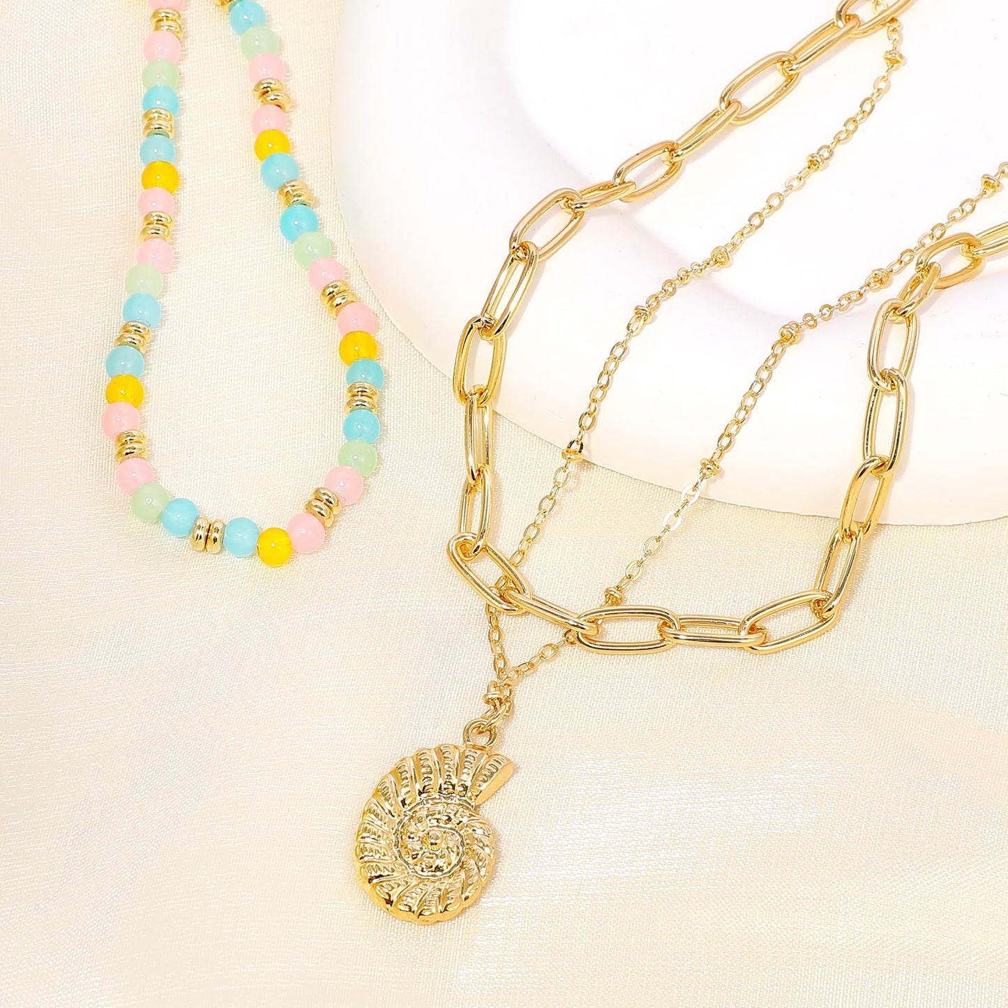 Multilayered Beaded Shell Necklace for Women, Bohemian Colorful Glass Beads Choker 3D Conch Sea Shell Pendant Necklace Textured Seashell Adjustable Gold Chain Boho Summer Beach Ocean Jewelry Gift