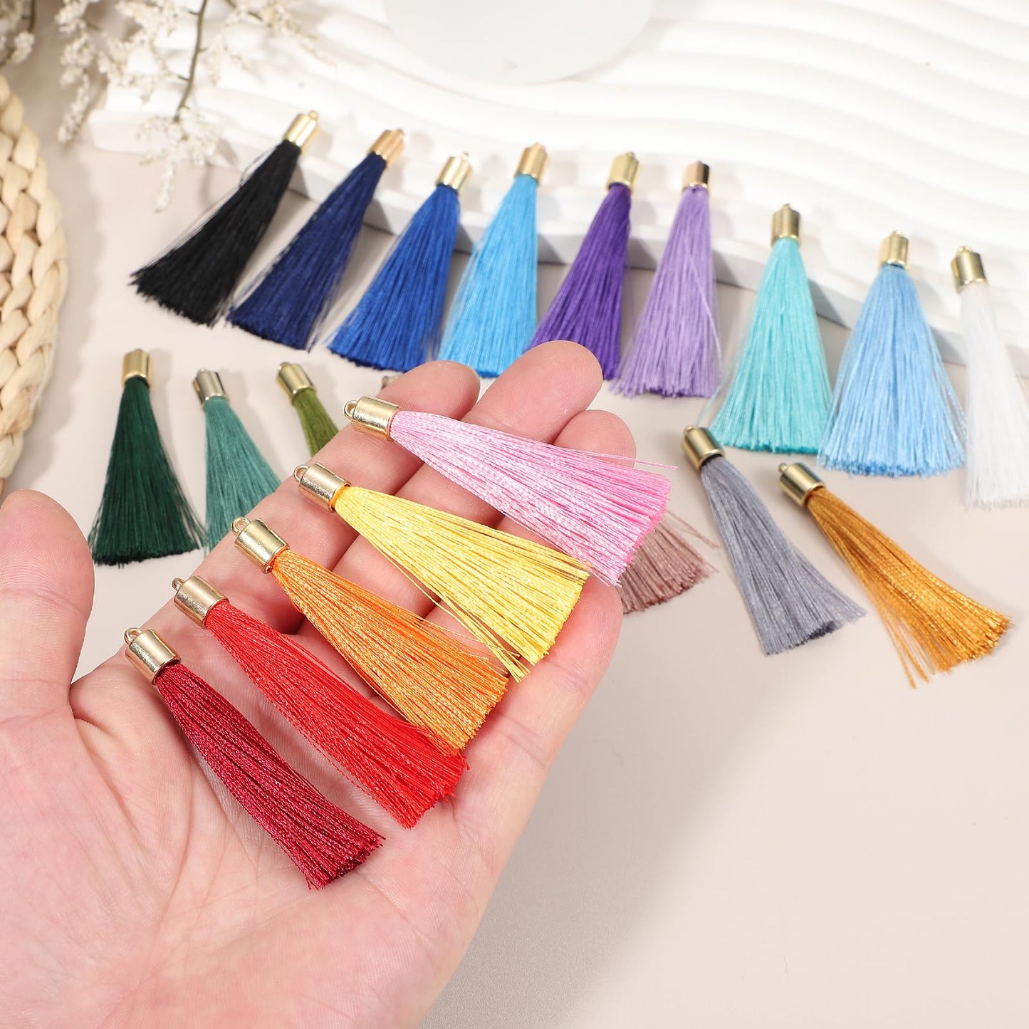 uxcell 100 Pcs Bookmark Tassels with Gold Cap, 2.4" Polyester Silky Tassels Handmade Soft Tassel with Loop for Keychain Jewelry Making Graduation DIY Crafts, Black