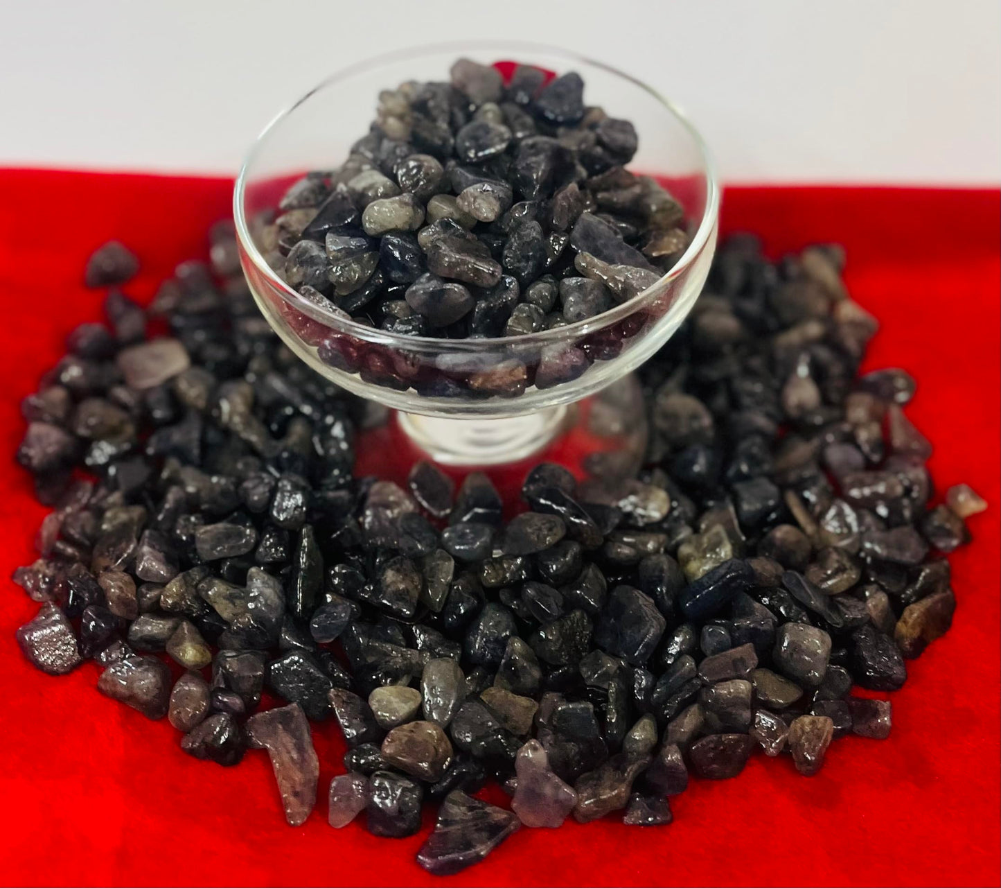 Indian Consigners Iolite Tumbled Stone Chips – 100g Natural Crushed Healing Crystals for Meditation, Sleep, Energy, Spiritual Growth & Decor