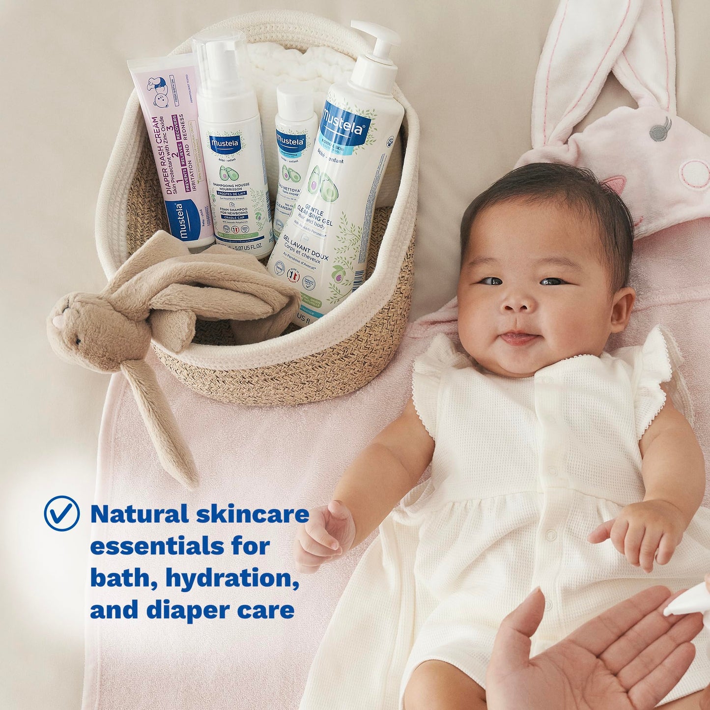 Mustela Newborn Arrival Gift Set - Baby Skincare & Bath Time Essentials - Natural & Plant Based - 5 Items Set