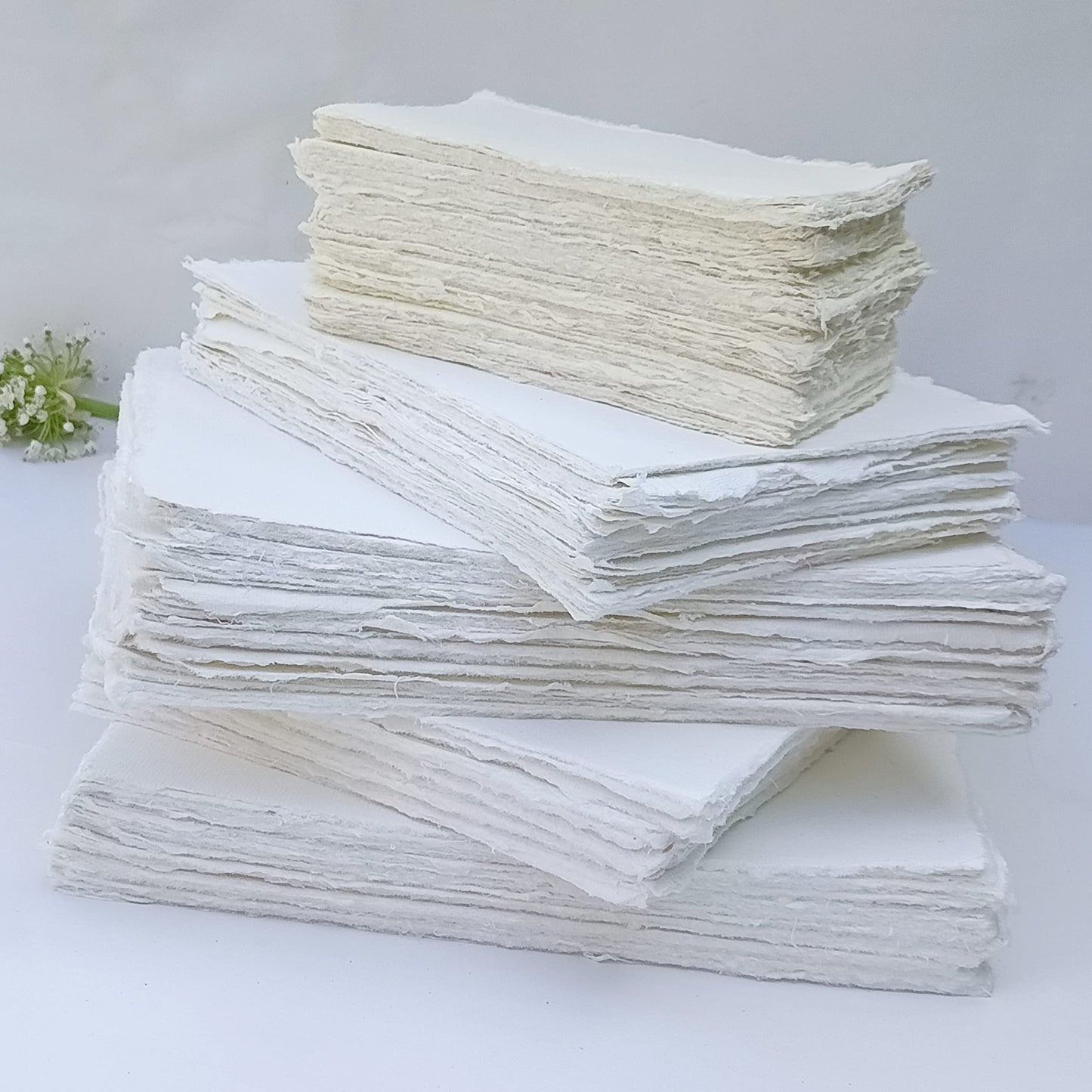 E-Tailor Handmade Paper Mixed Media Deckle Edge Blank Loose Leaf for Watercolor, Writers, Invitations, Crafts Package of 50-Thick 150 GSM-Ivory White (2x3)