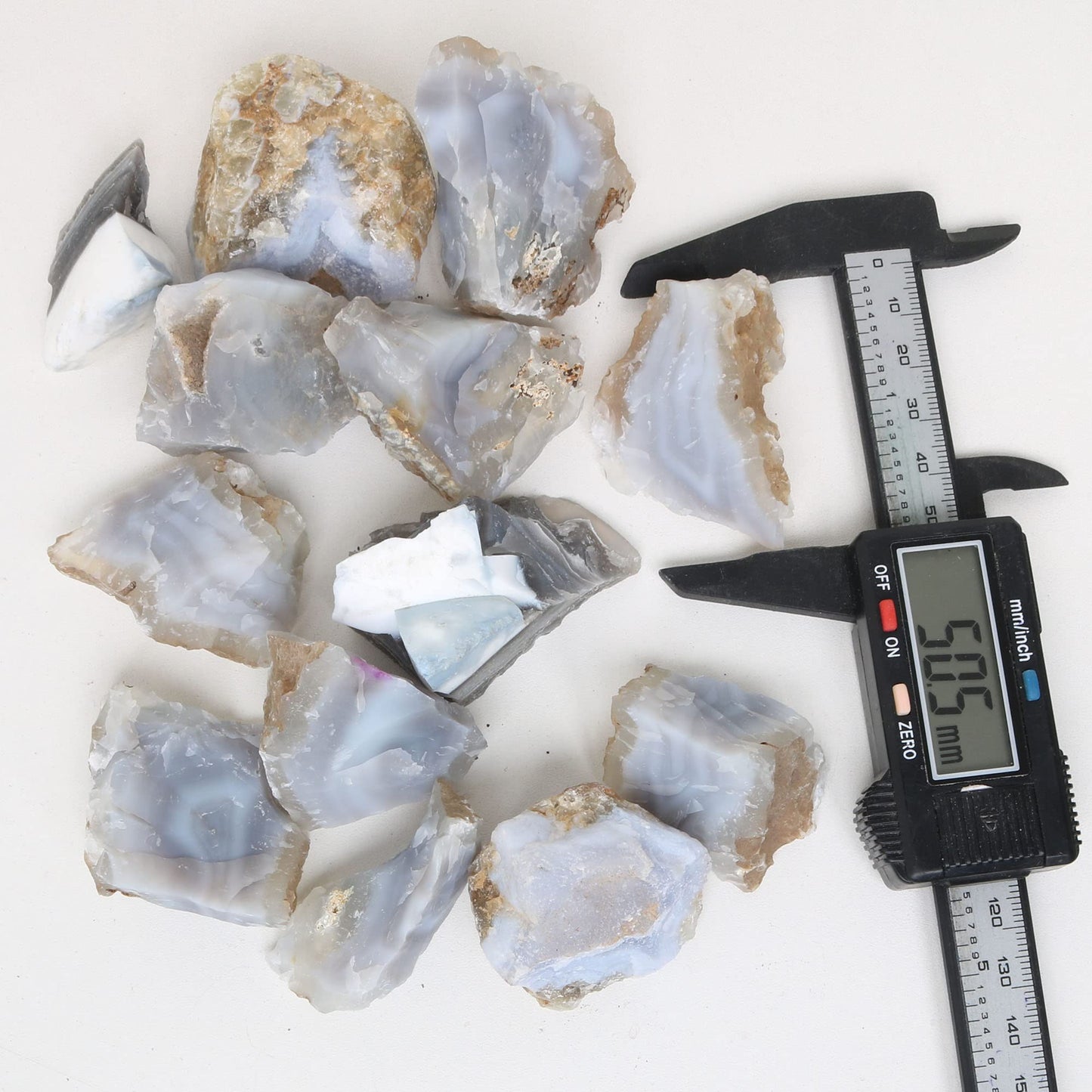 REAL-GEMS Natural Raw Healing Crystals Rough Stones for Tumbling, Cabbing, Polishing, Wire Wrapping, Wicca & Reiki Crystal Healing, Mix Gemstones,7 Chakra (Blue Lace Agate)