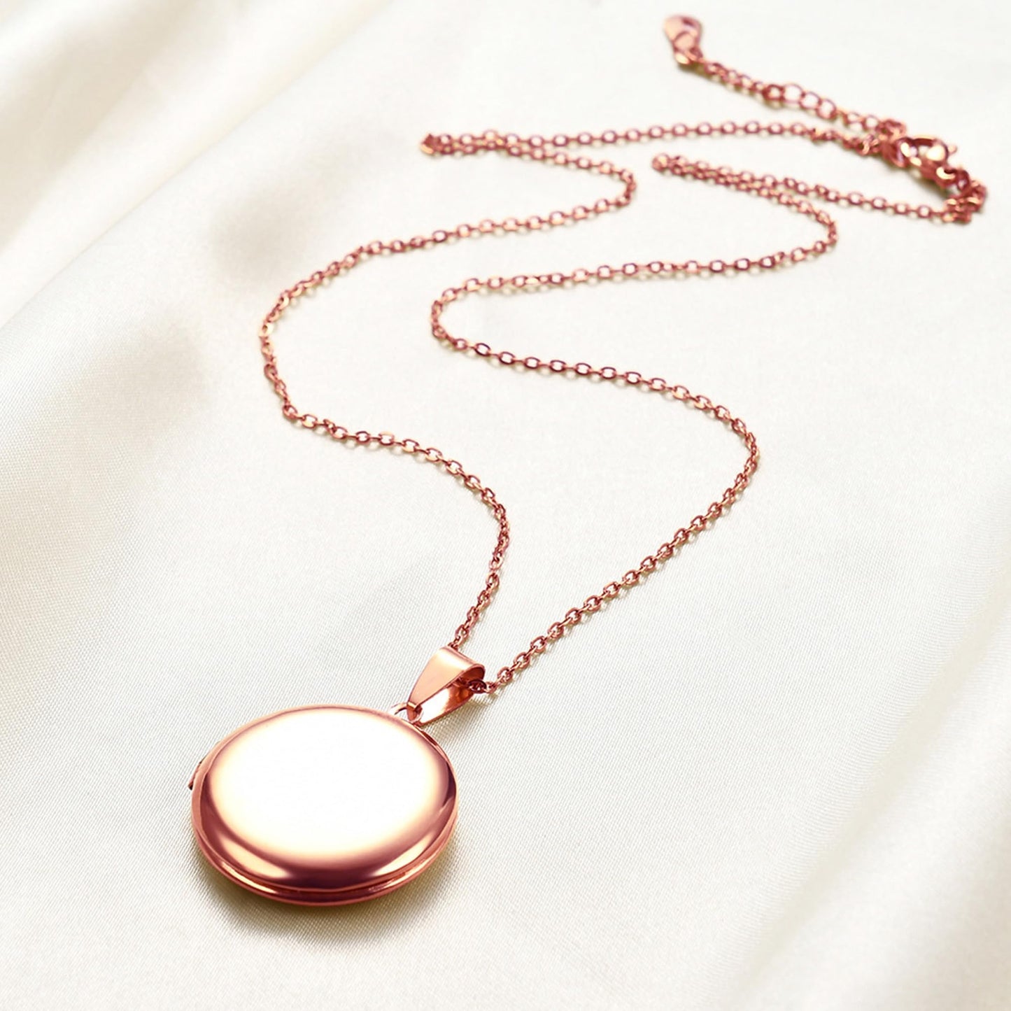 Rose Gold Glossy Round Locket Necklace Personalized Necklaces for Women Custom Lockets with Picture Inside Customized Texts Engraved Gifts for Mom Daughter