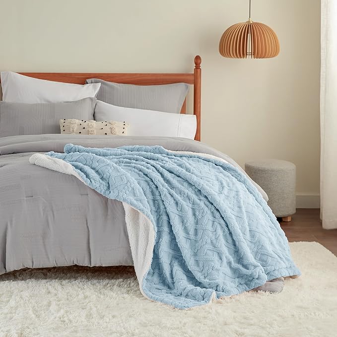 Bedsure Sherpa Fleece Blanket Twin Size for Bed - GentleSoft Fluffy & Cozy Cable Jacquard Tufted for Women Gift, Thick and Warm Blankets for Winter, Blue, 60x80 Inches