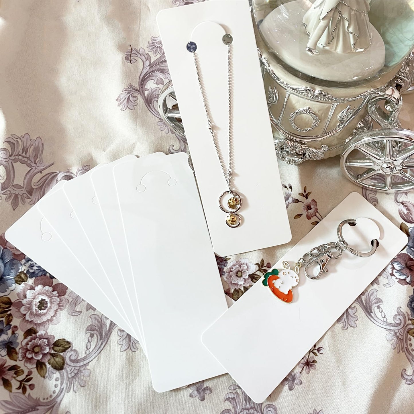 SHOLIFAS 120 Set Keychain Display Card with Self-Sealing Bags, Keychain Packaging Keyring Jewelry Holder Display (White 5.9X2inch)