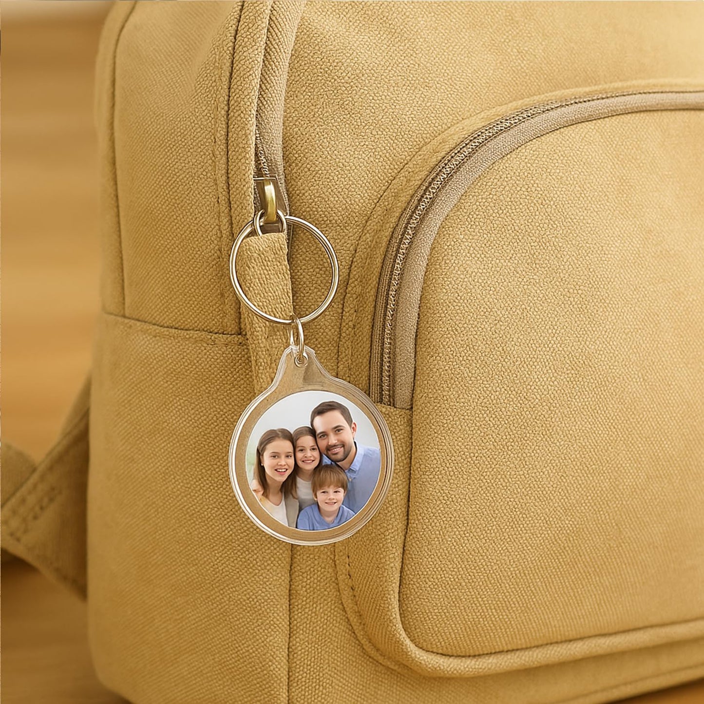 ROHIJALE 40Packs Clear Round Photo Keychains Outer diameter 1.57 Inch DIY Acrylic Blank Keychain Inserts Transparent Plastic Photo Frame Key Ring for Personalized Picture, Logo, or Crafts