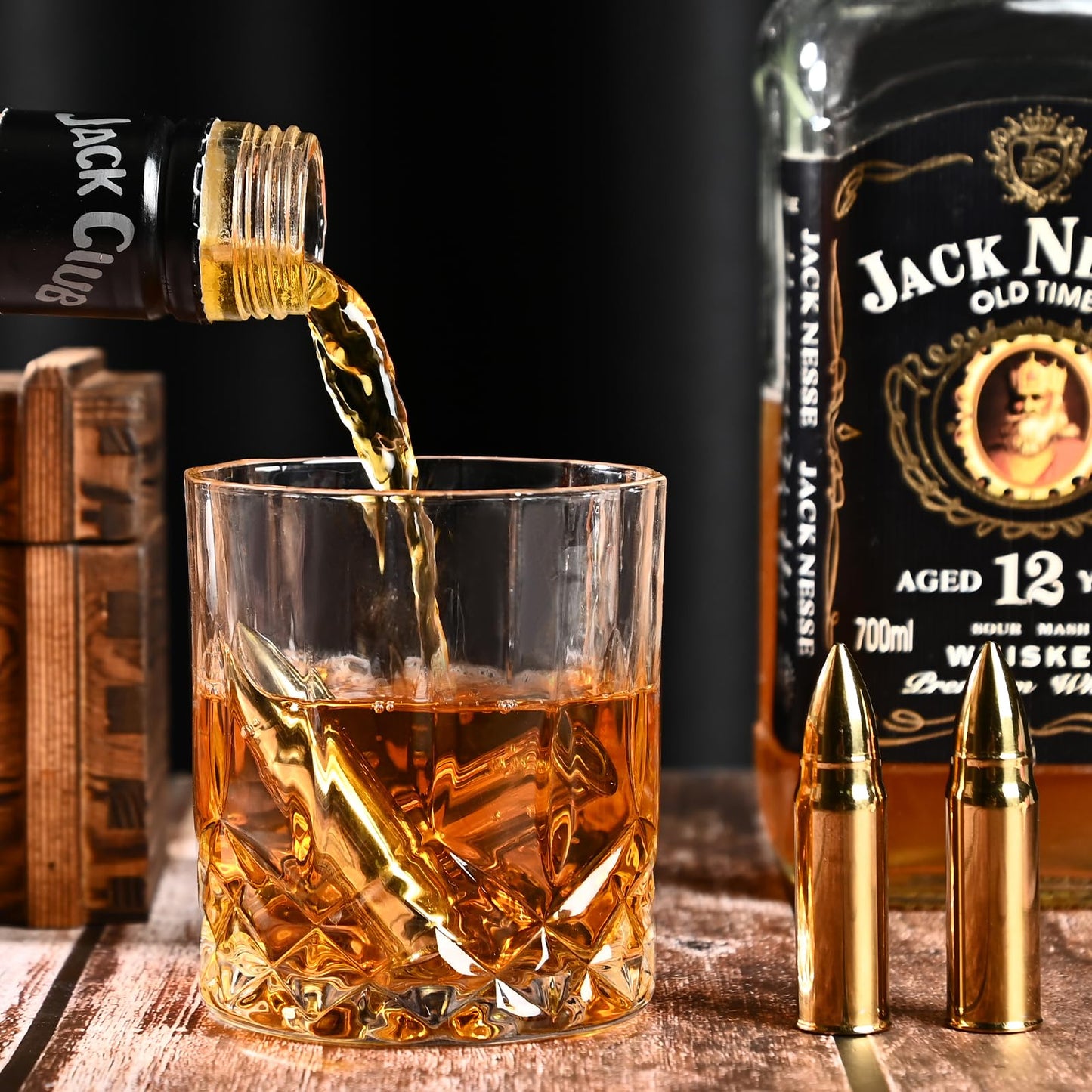 EooCoo Mens Gifts, Whiskey Stones Gift Set with 6 Pcs Stones and Box, Reusable Ice Cubes for Drinks, Cool Gadgets Bourbon Mens Gifts for Dad, Husband, Whiskey Lover