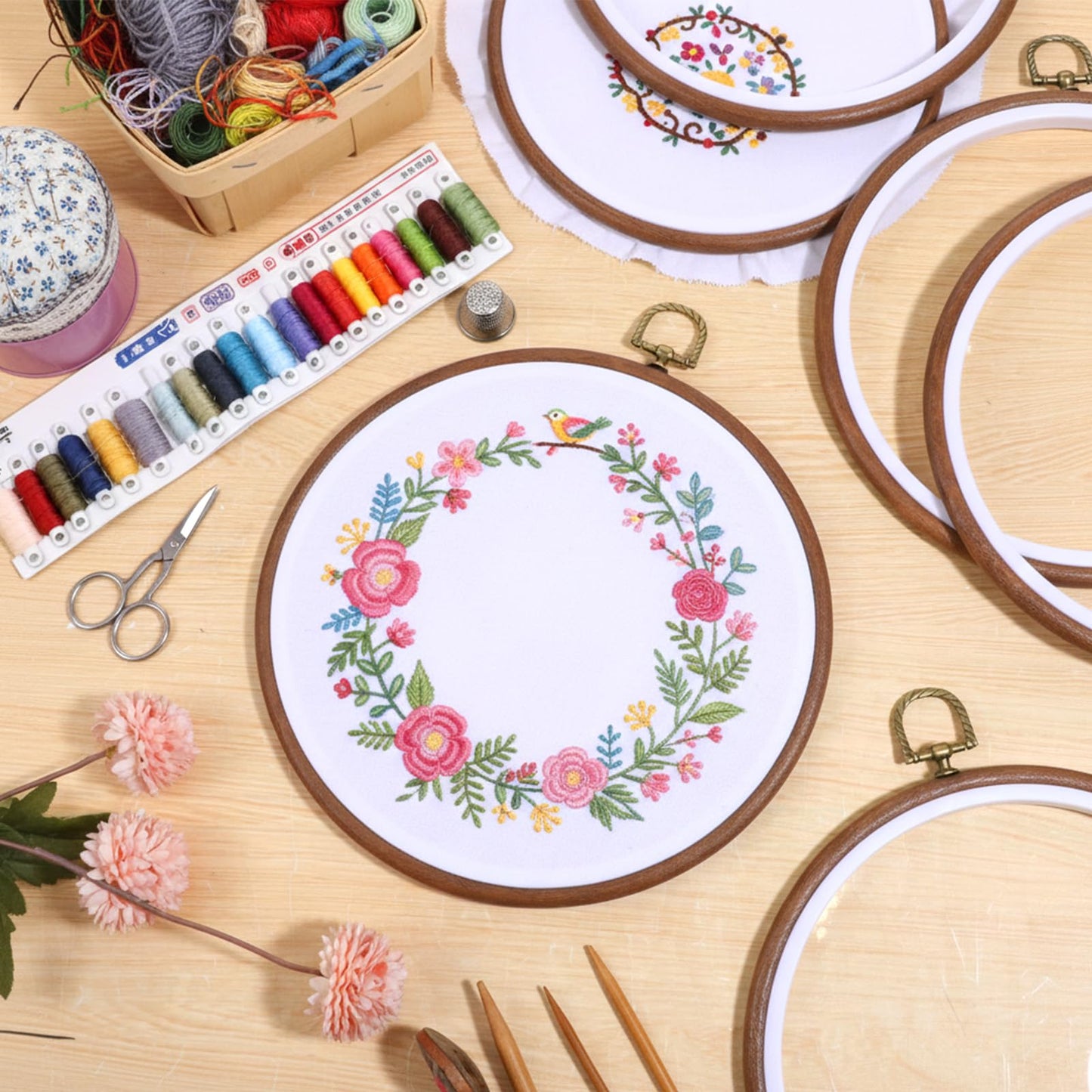 AOZUO 8 Pcs 8 Inch Embroidery Hoops, Round Imitated Wood Cross Stitch Hoop Rings Embroidery Frame Circle Display Frame Kits for Art Craft Sewing Embroidery Handy DIY Ornaments Decoration